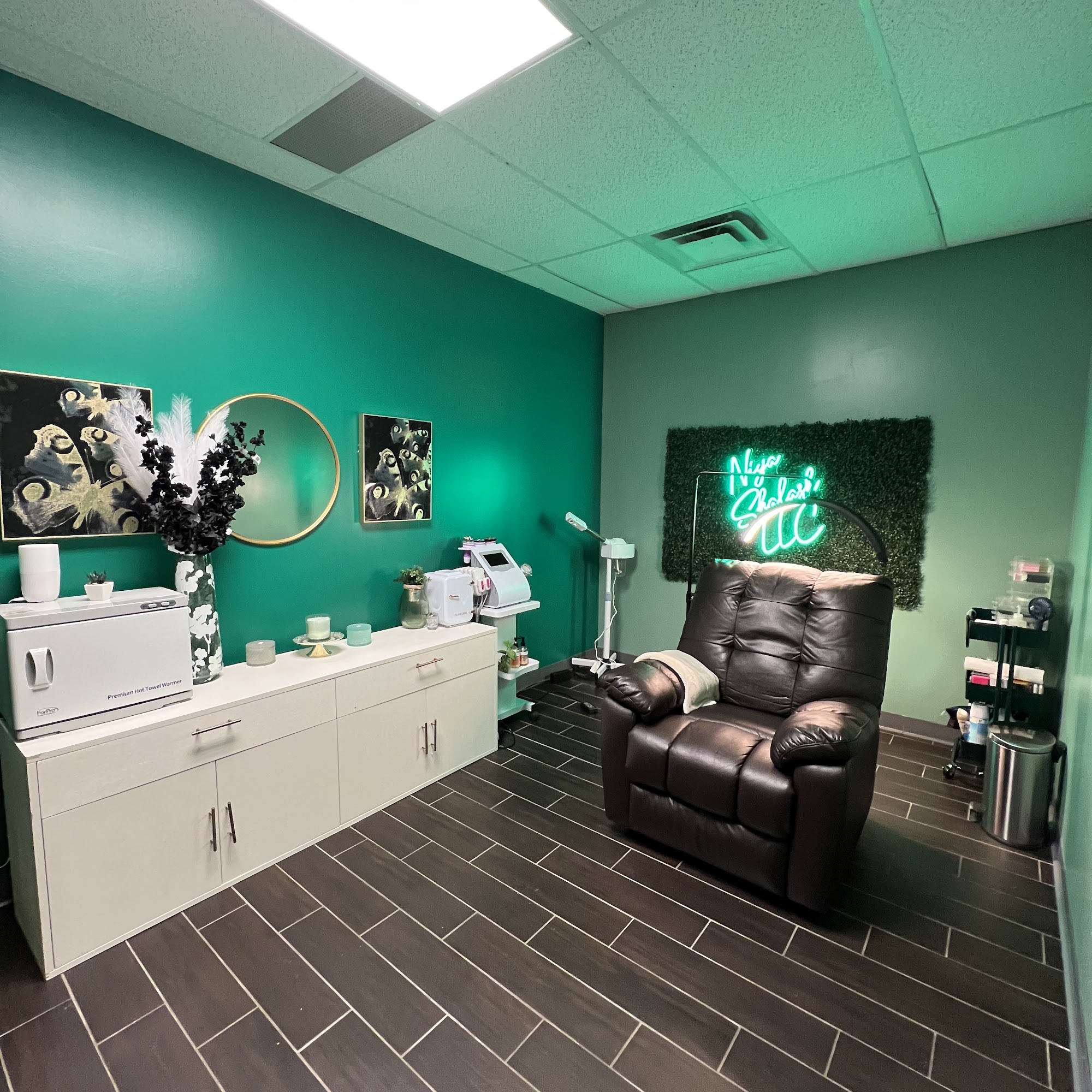 Niya Shalash’s Luxury Spa 3716 Ridge Mill Dr, Hilliard Ohio 43026