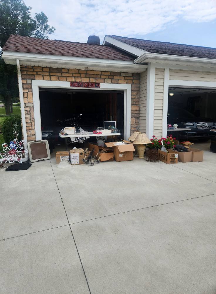 Mom's All American Pizza 137 E Huron St, Jackson