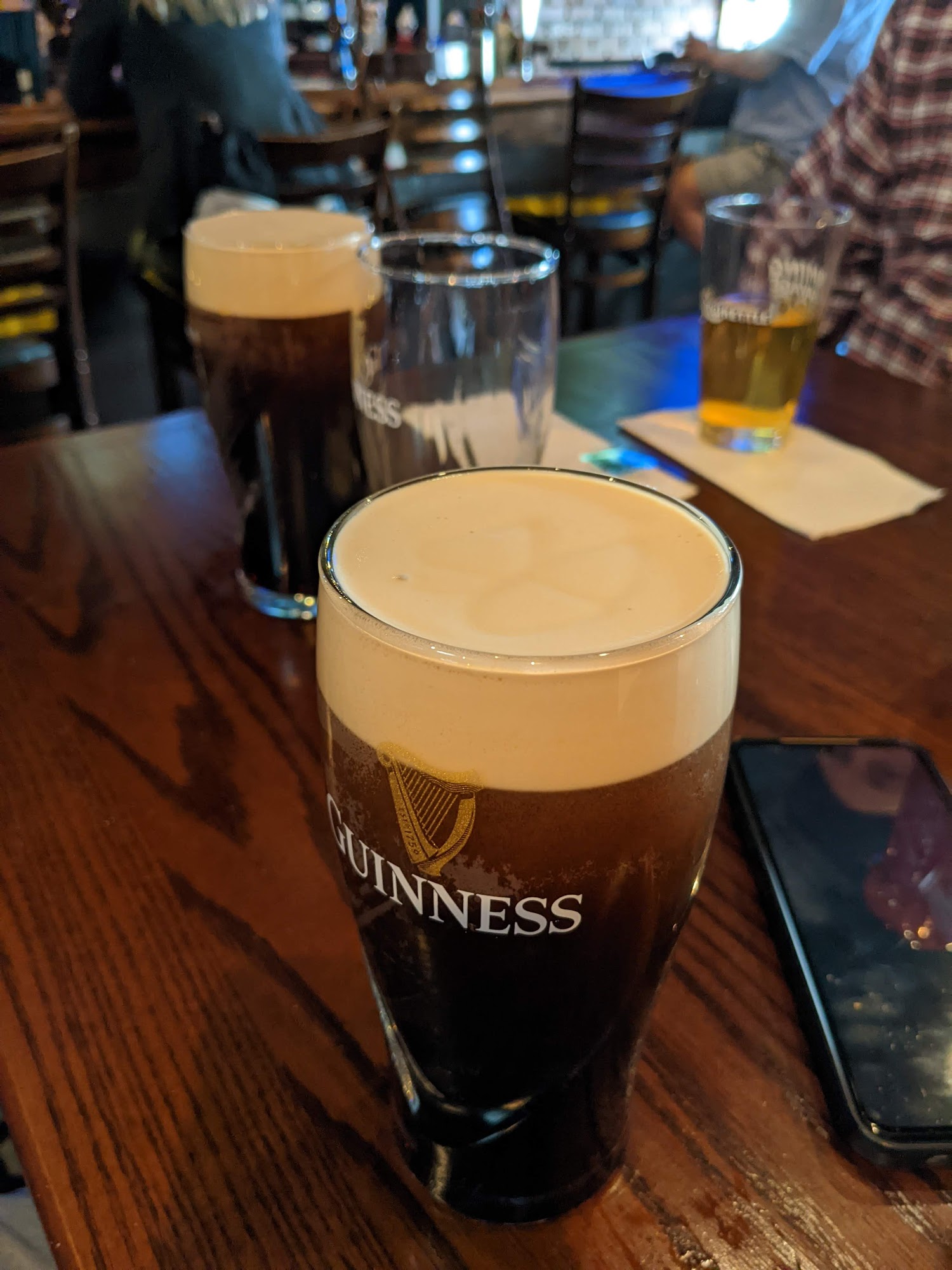 Merry Arts Pub & Grille Lakewood