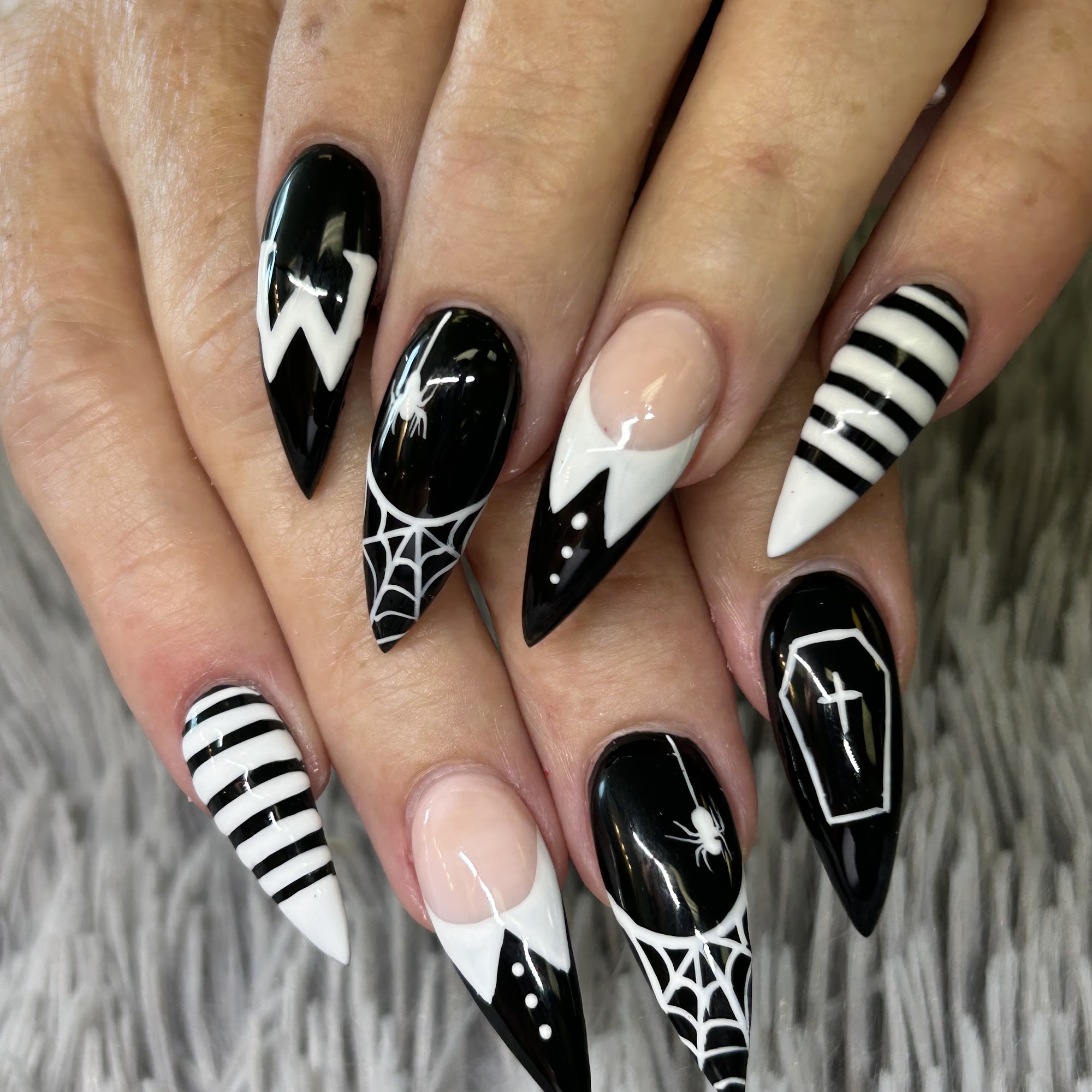 bossy nails 52 E High St, London Ohio 43140