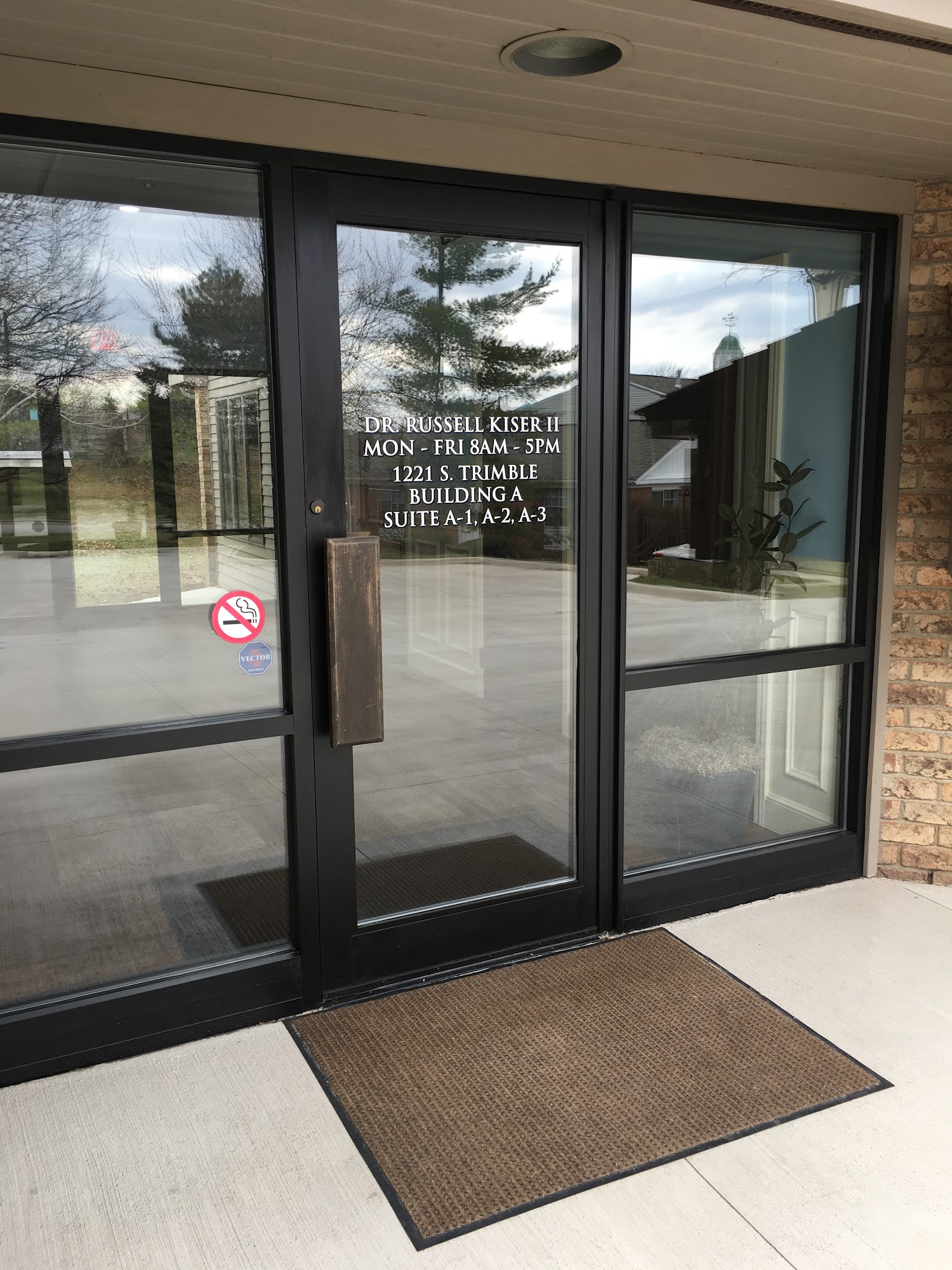 Dr. Russell Kiser DDS