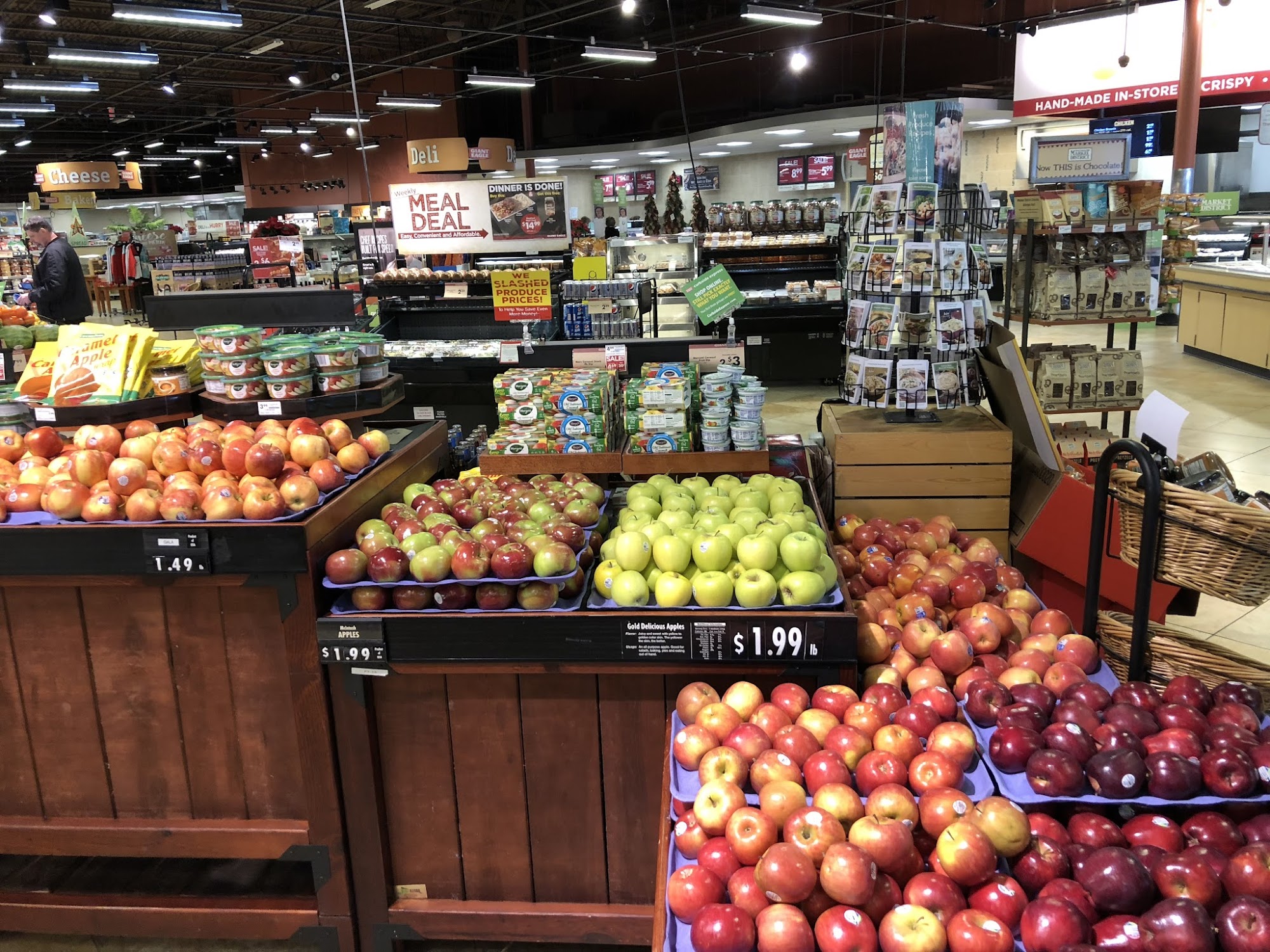 GIANT EAGLE SUPERMARKET - North Court Plaza Shopping Center, 870 N
