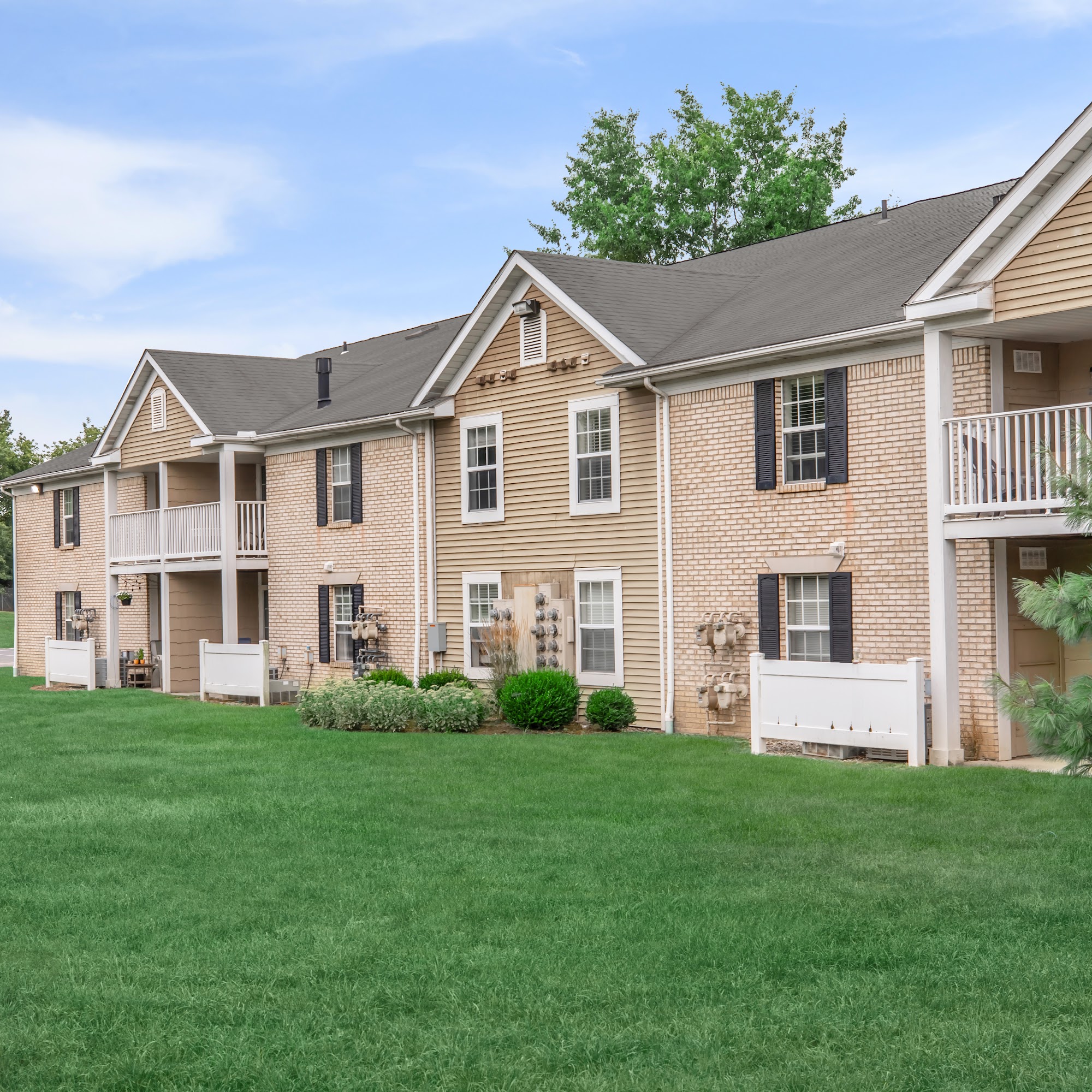 Mallard's Crossing Apartments 4004 E Normandy Park Dr, Medina