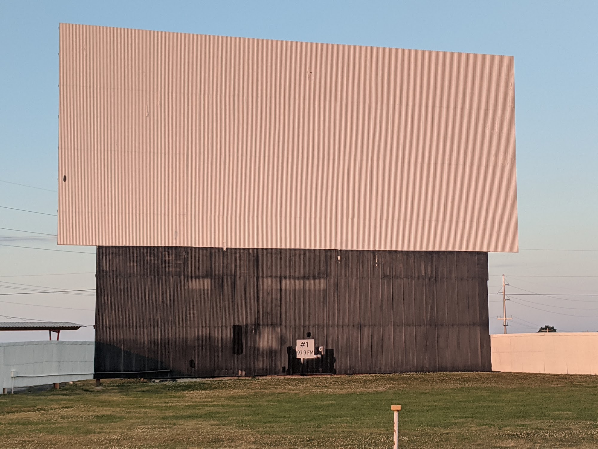 Van-Del Drive-In Middle Point