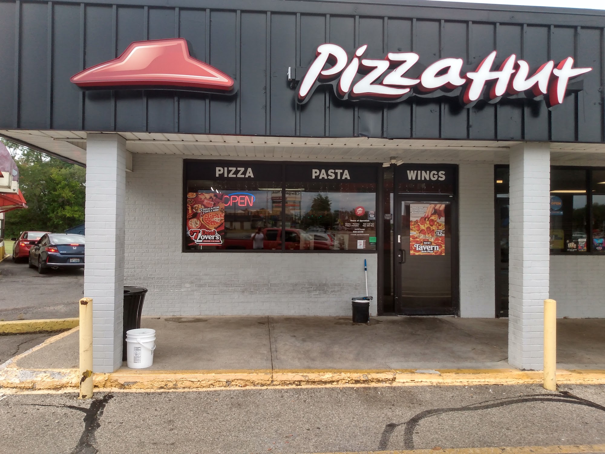 Pizza Hut