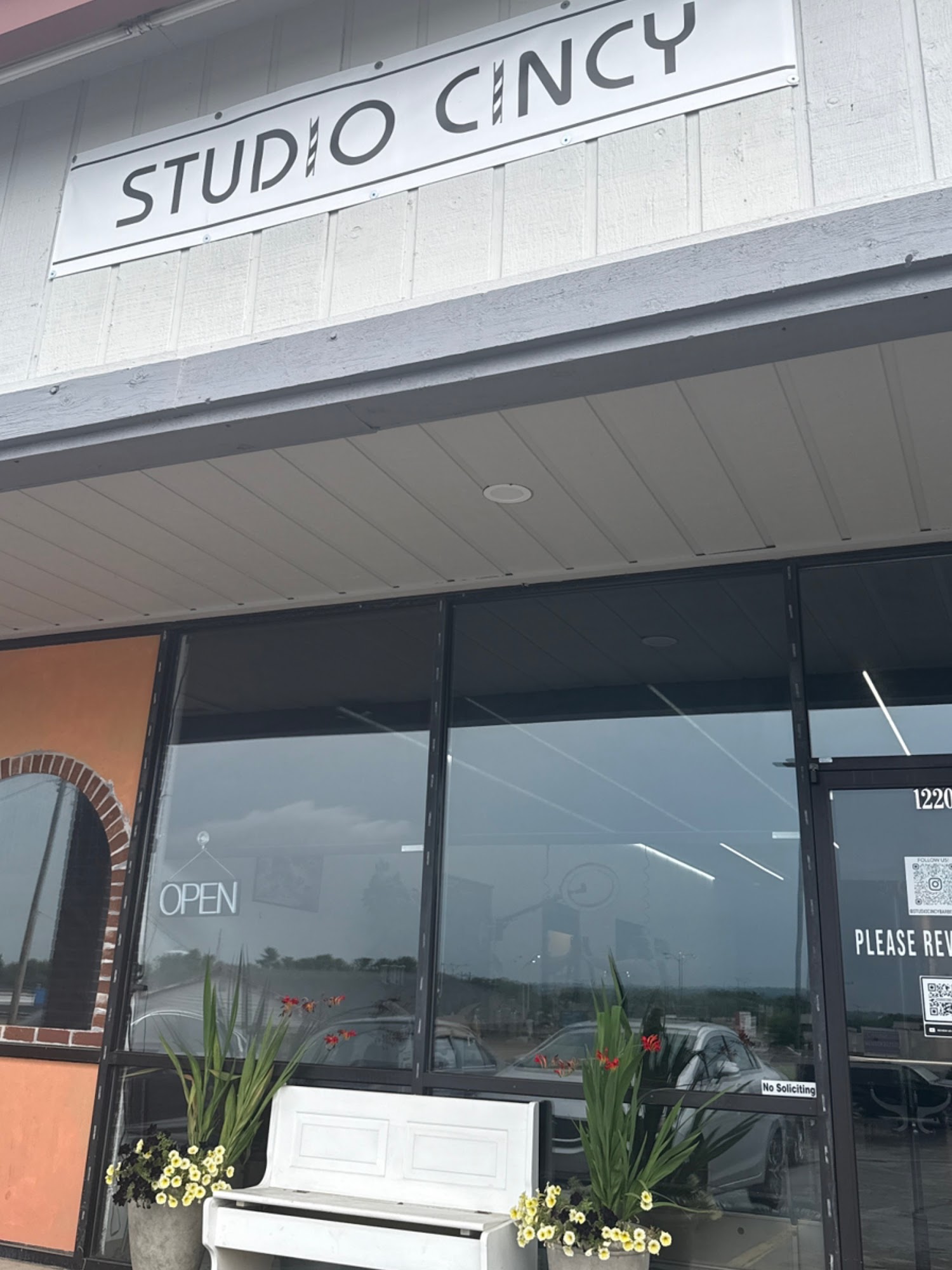 Studio Cincy 1220 Elliott Dr, Middletown Ohio 45044