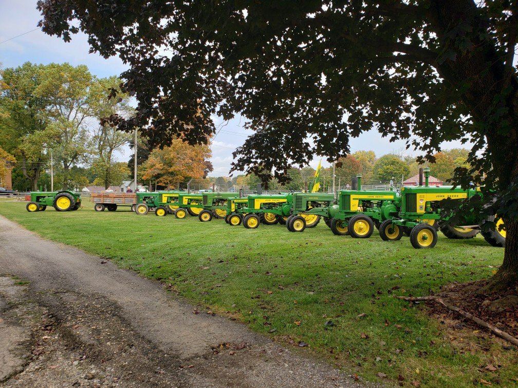 Hostetler amish homestead