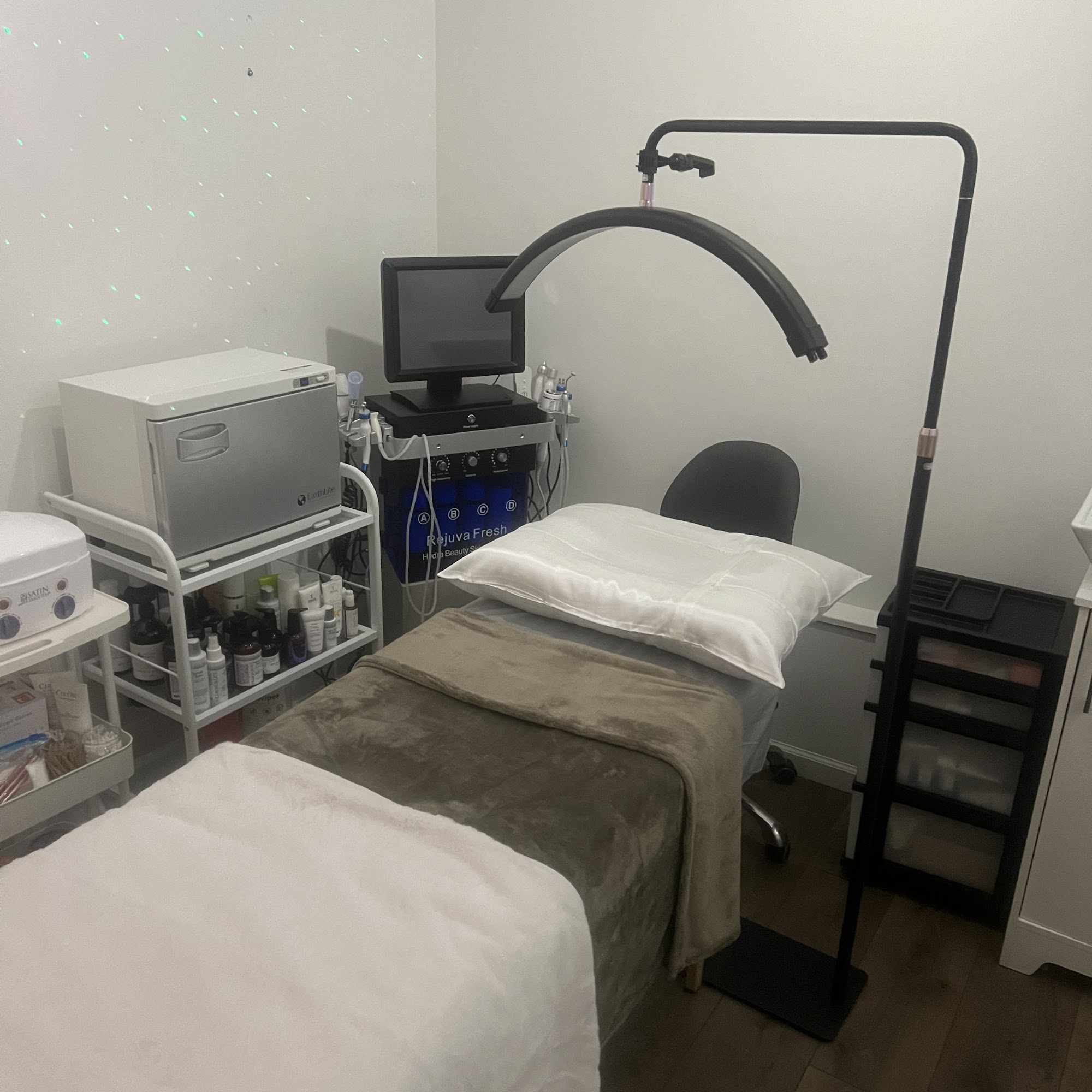 Premier Aesthetics SkinBar LTD. 6977a Promway Ave NW, North Canton Ohio 44720