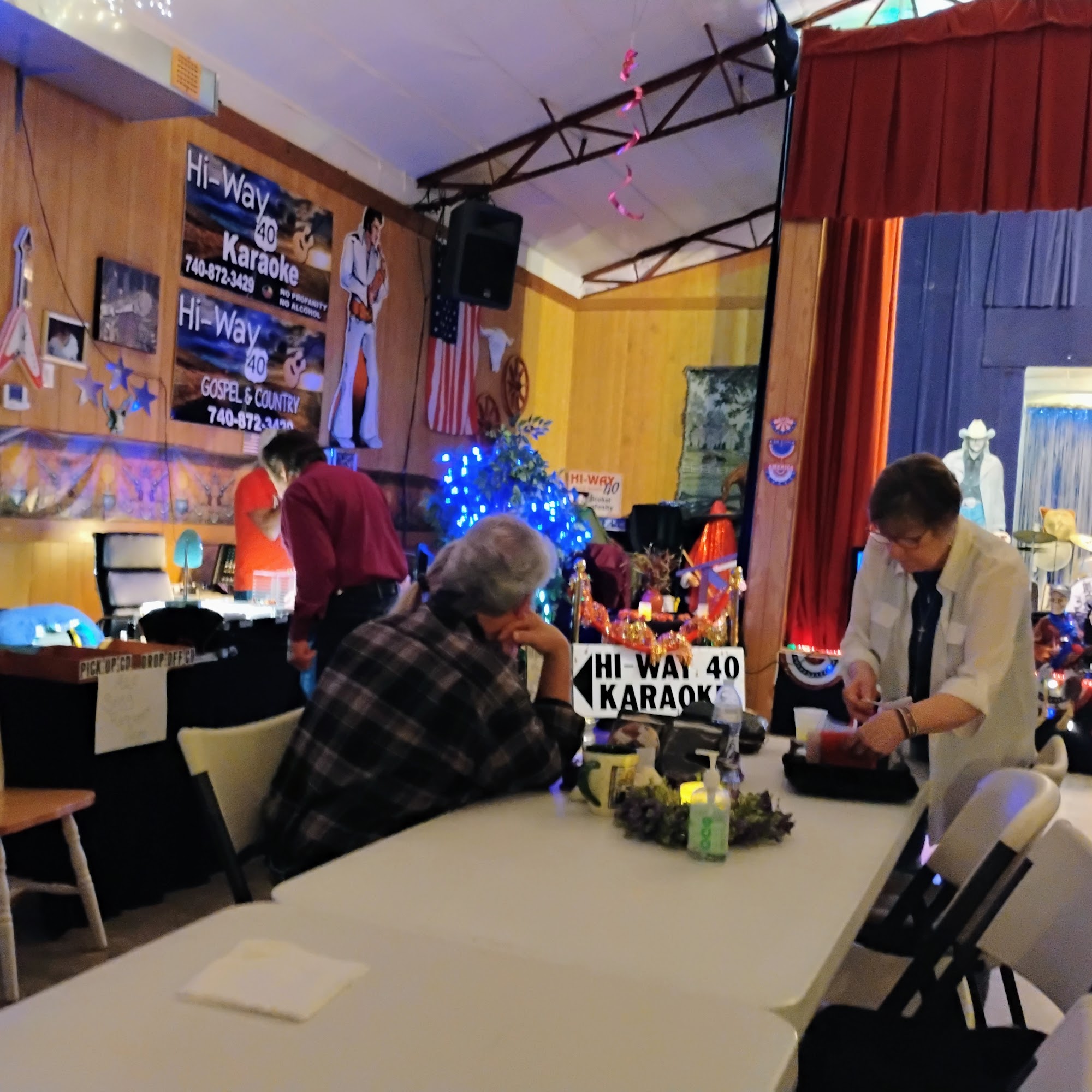 Highway 40 Karaoke Barn