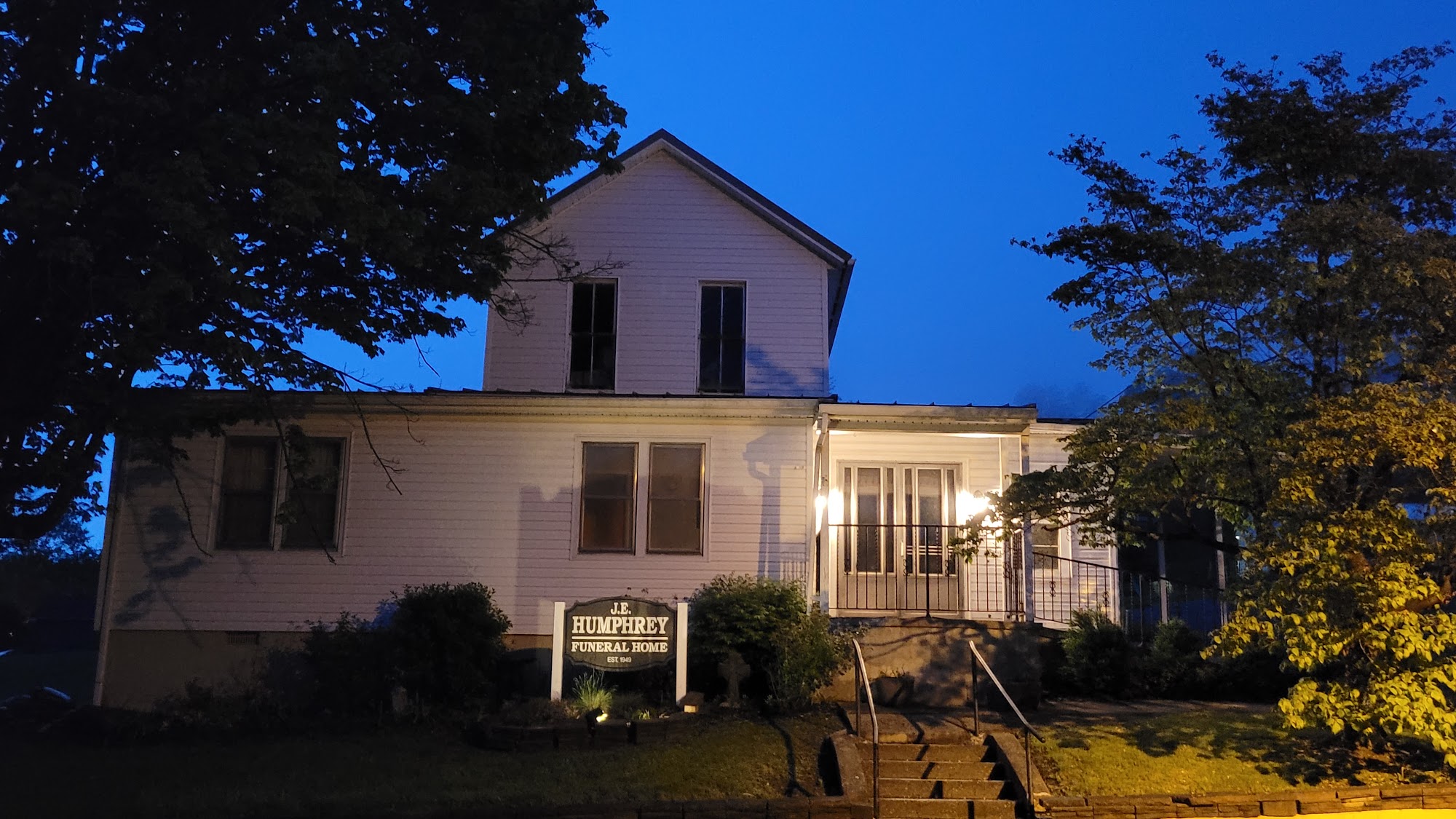 J E Humphrey Funeral Home Shawnee