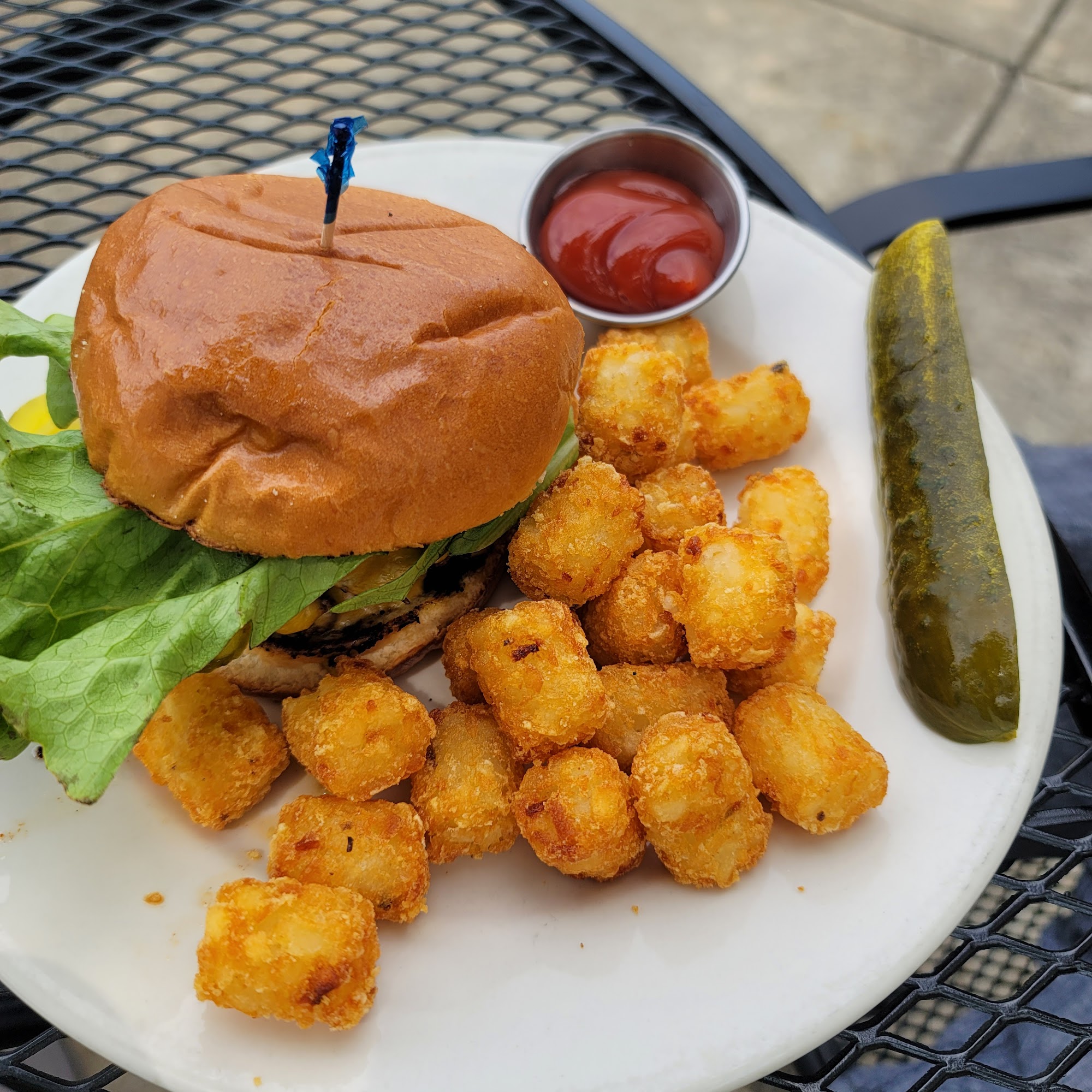 TwinsBurgers by Mavis Winkle's Twinsburg