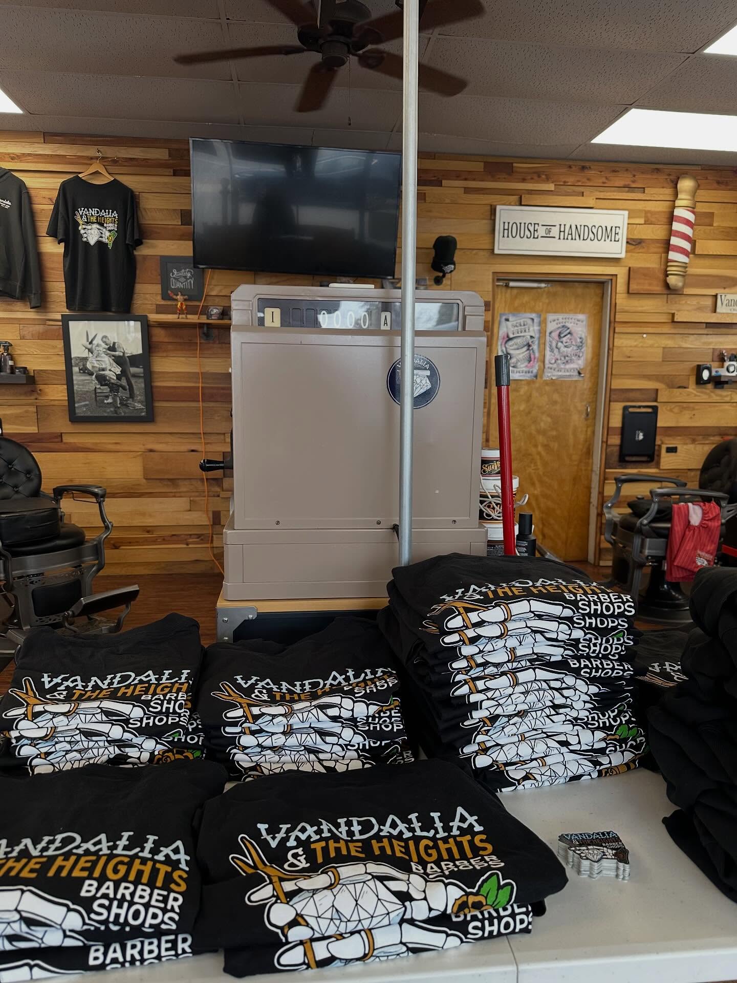 kadynfades_ at vandalia barbershop 124 E National Rd, Vandalia Ohio 45377