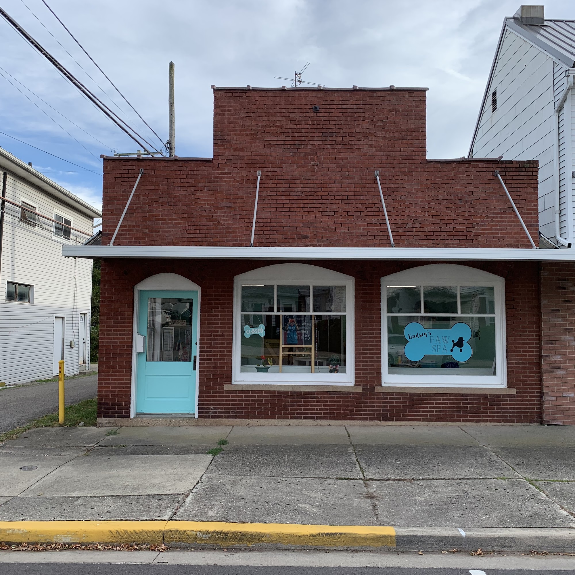 Lindsey’s Paw Spa West Liberty