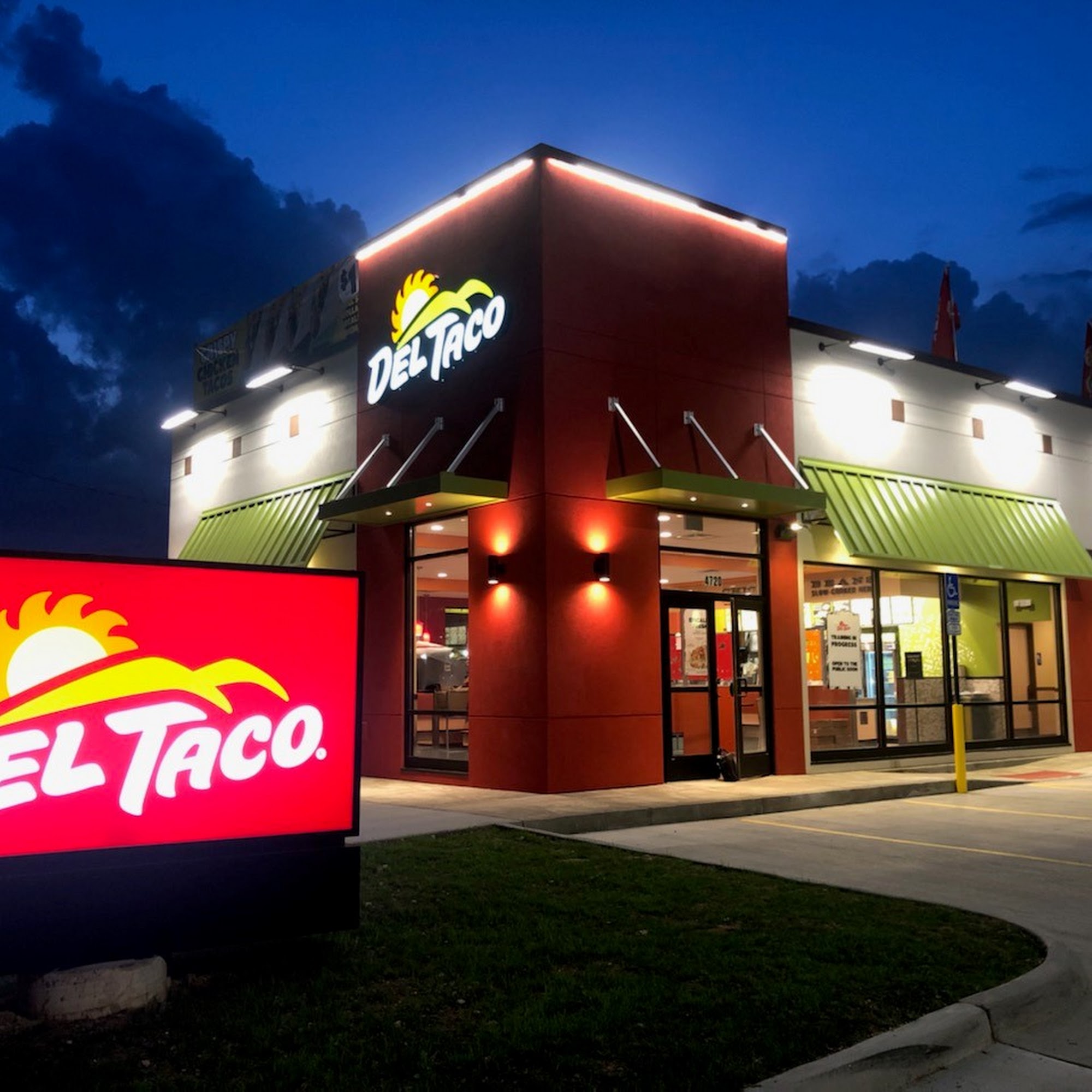 Del Taco Whitehall