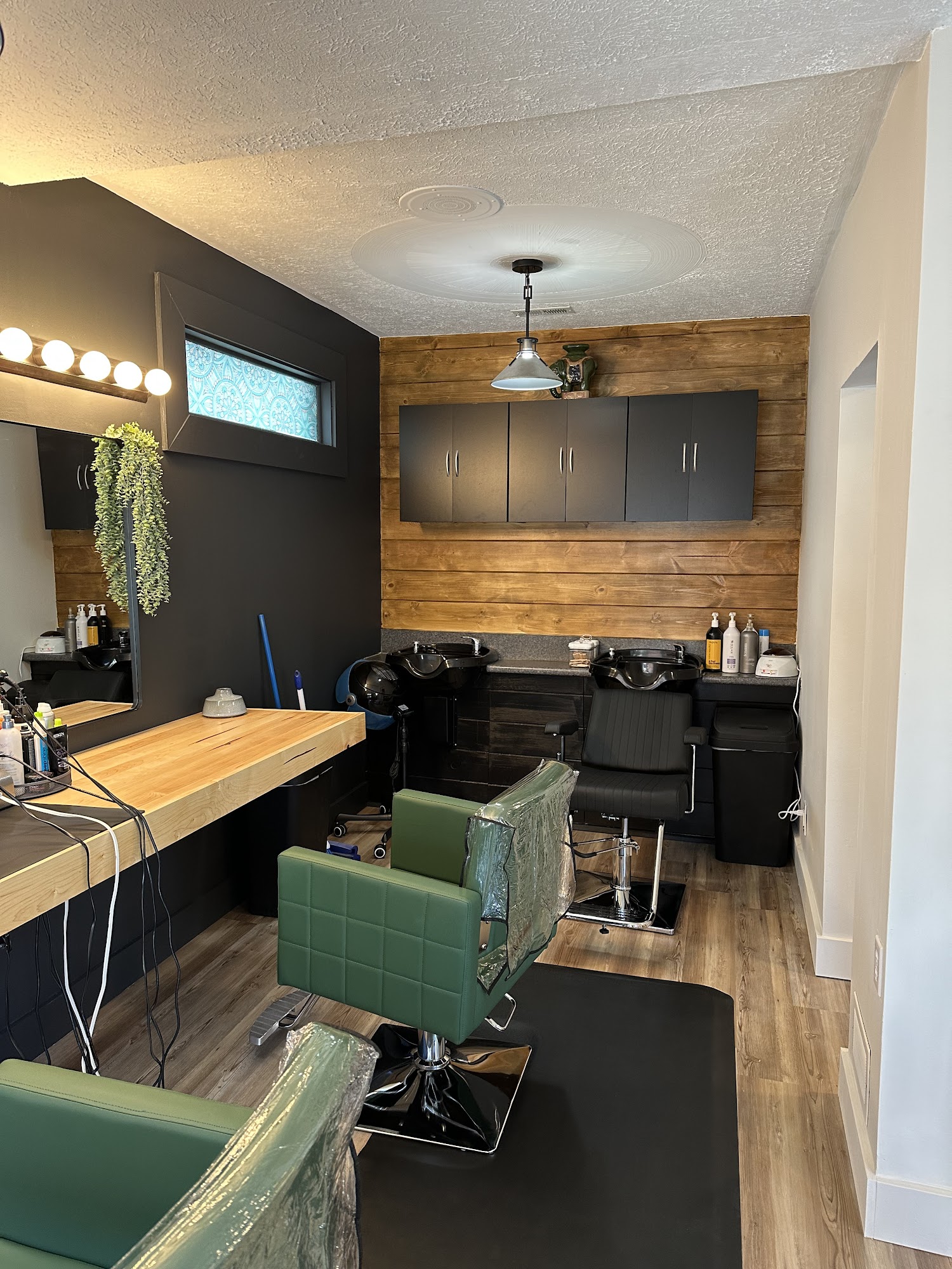 Fringe Salon 5 E Maple St, Willard Ohio 44890