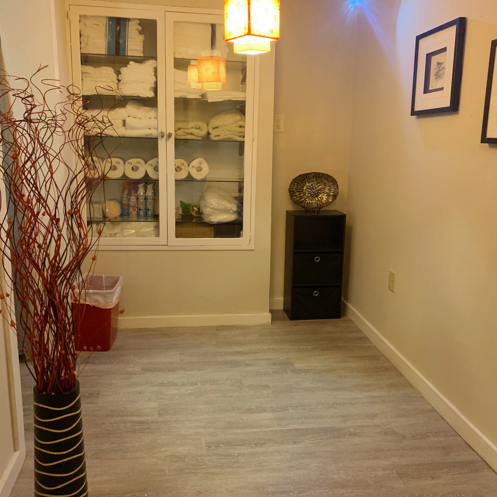 Bi's Relaxing Massage 5949 N High St, Worthington Ohio 43085