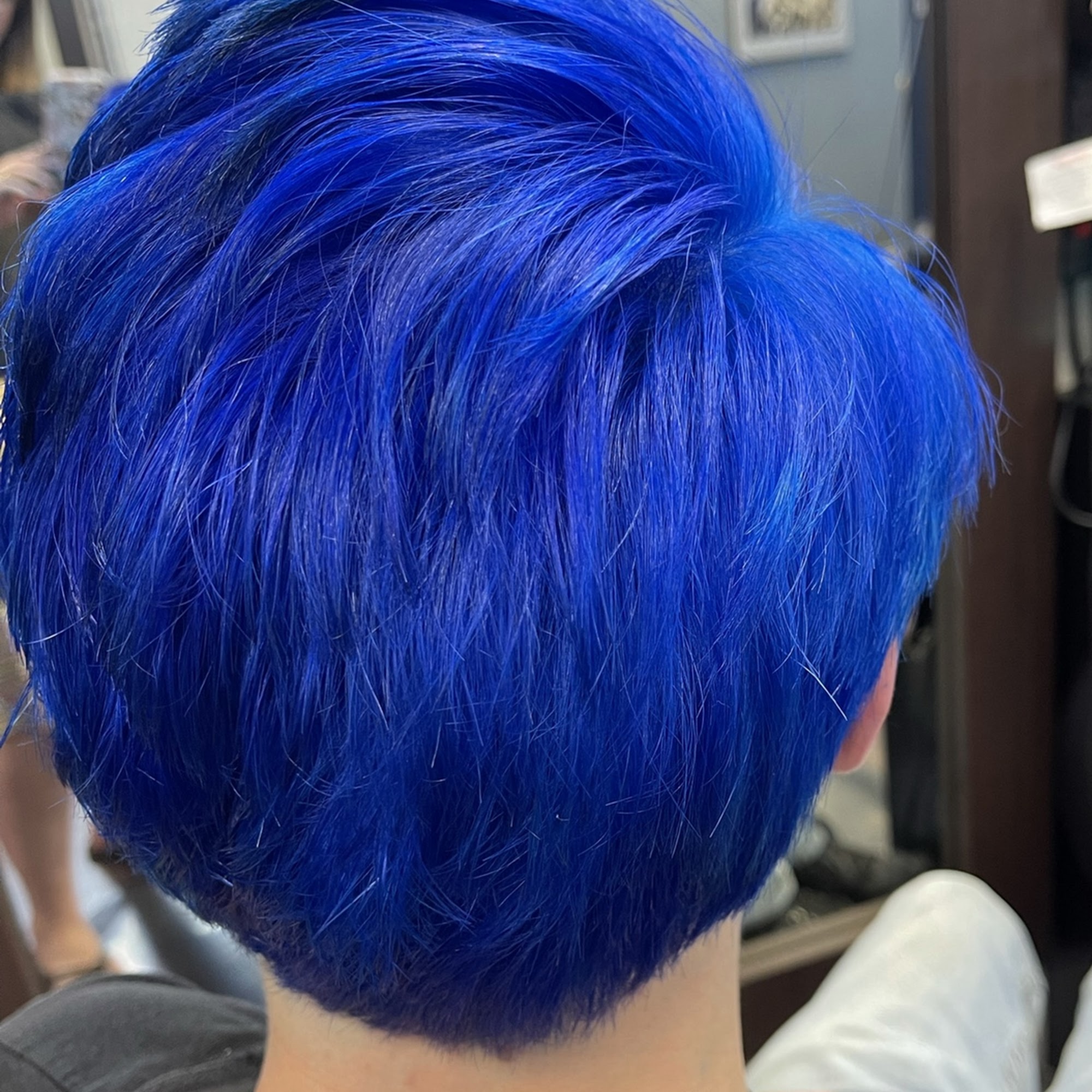 The Twisted Scissor Hair Lounge