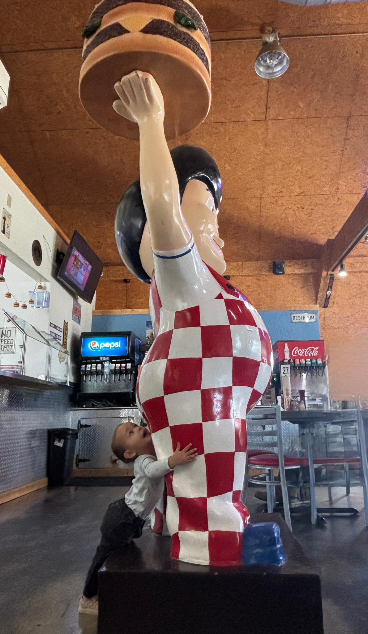 Round Top Burgers & Pizza Guymon