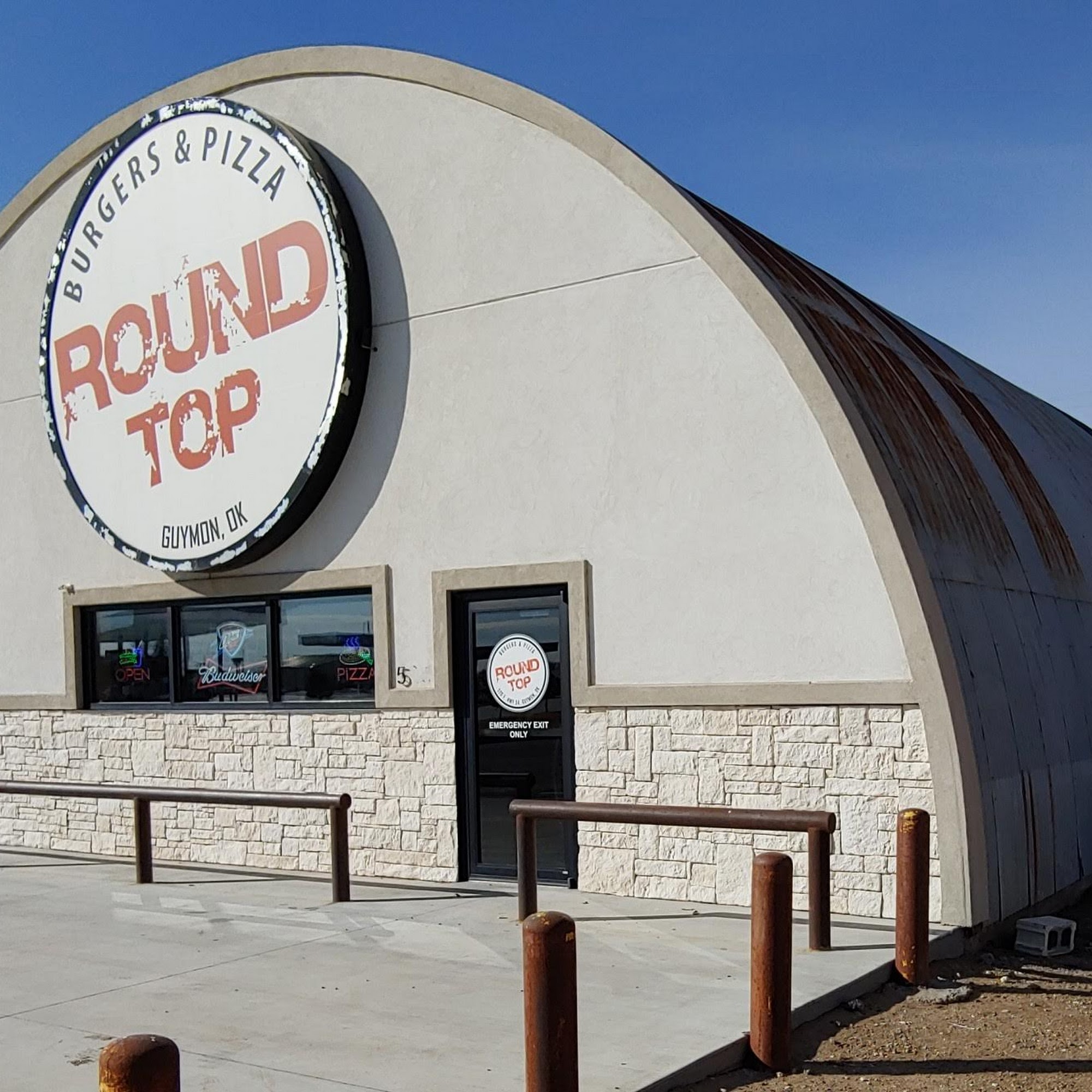Round Top Burgers & Pizza Guymon