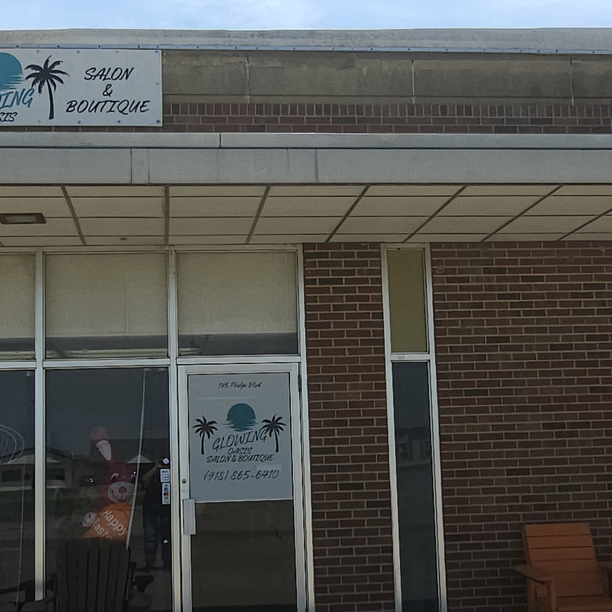 Glowing Oasis Boutique Mannford