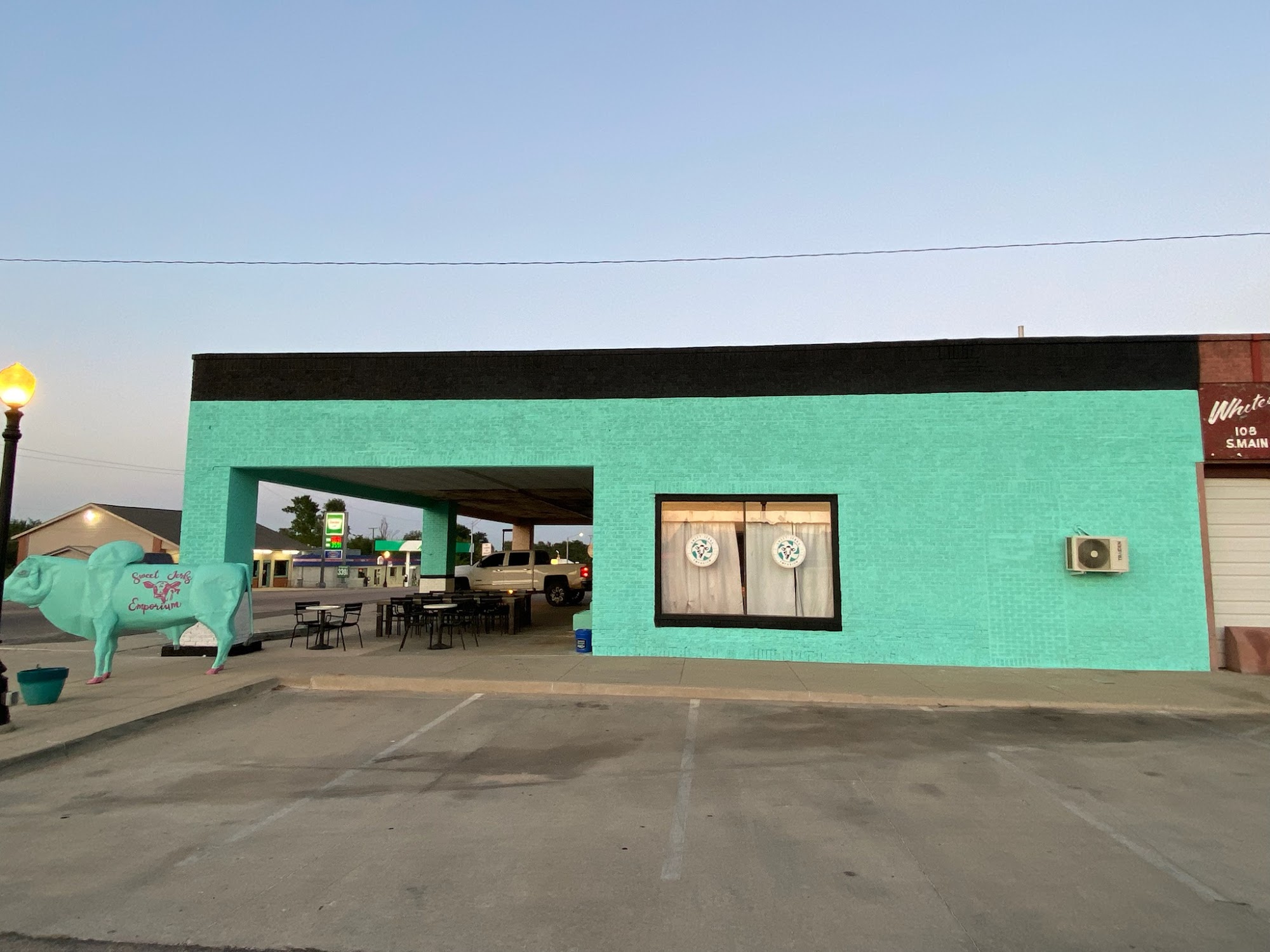 Sweet Jerks Emporium McLoud