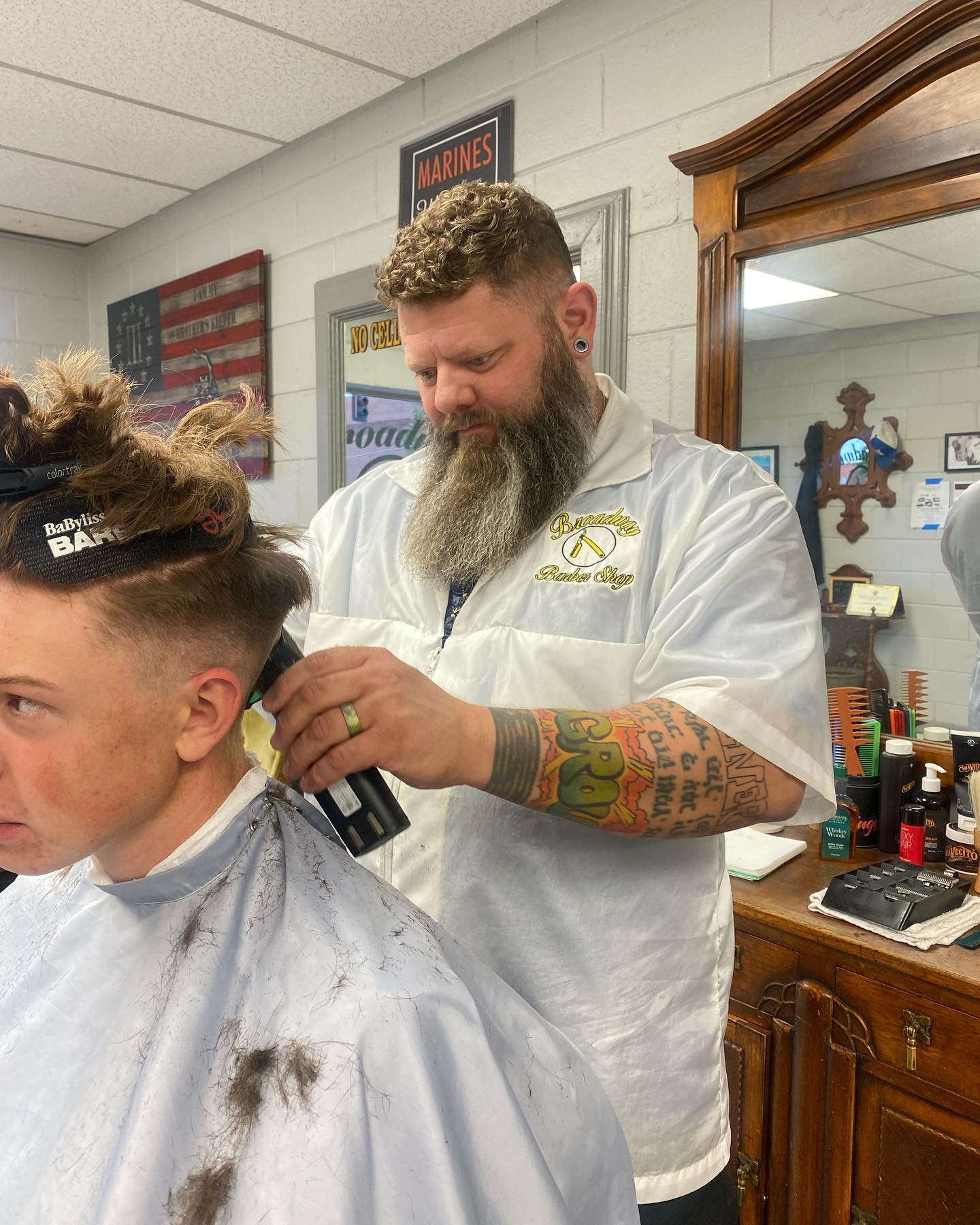 Hunt Finis Barber Shop