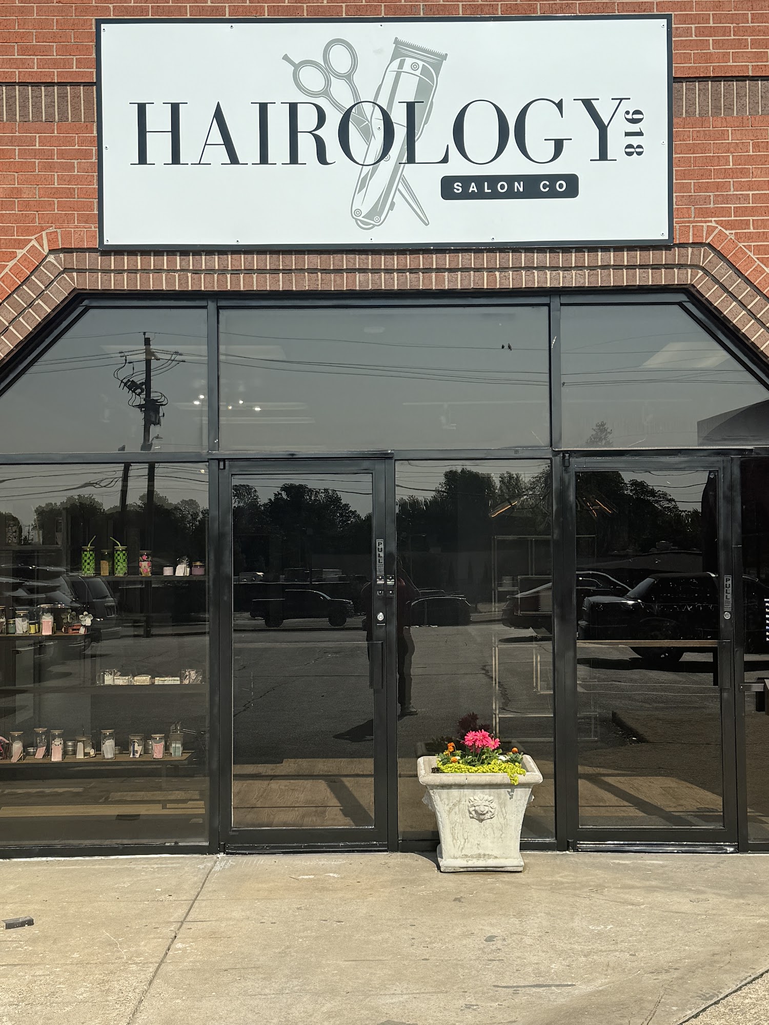 Hairology 918 Salon Co 3133 S Yale Ave, Tulsa Oklahoma 74135