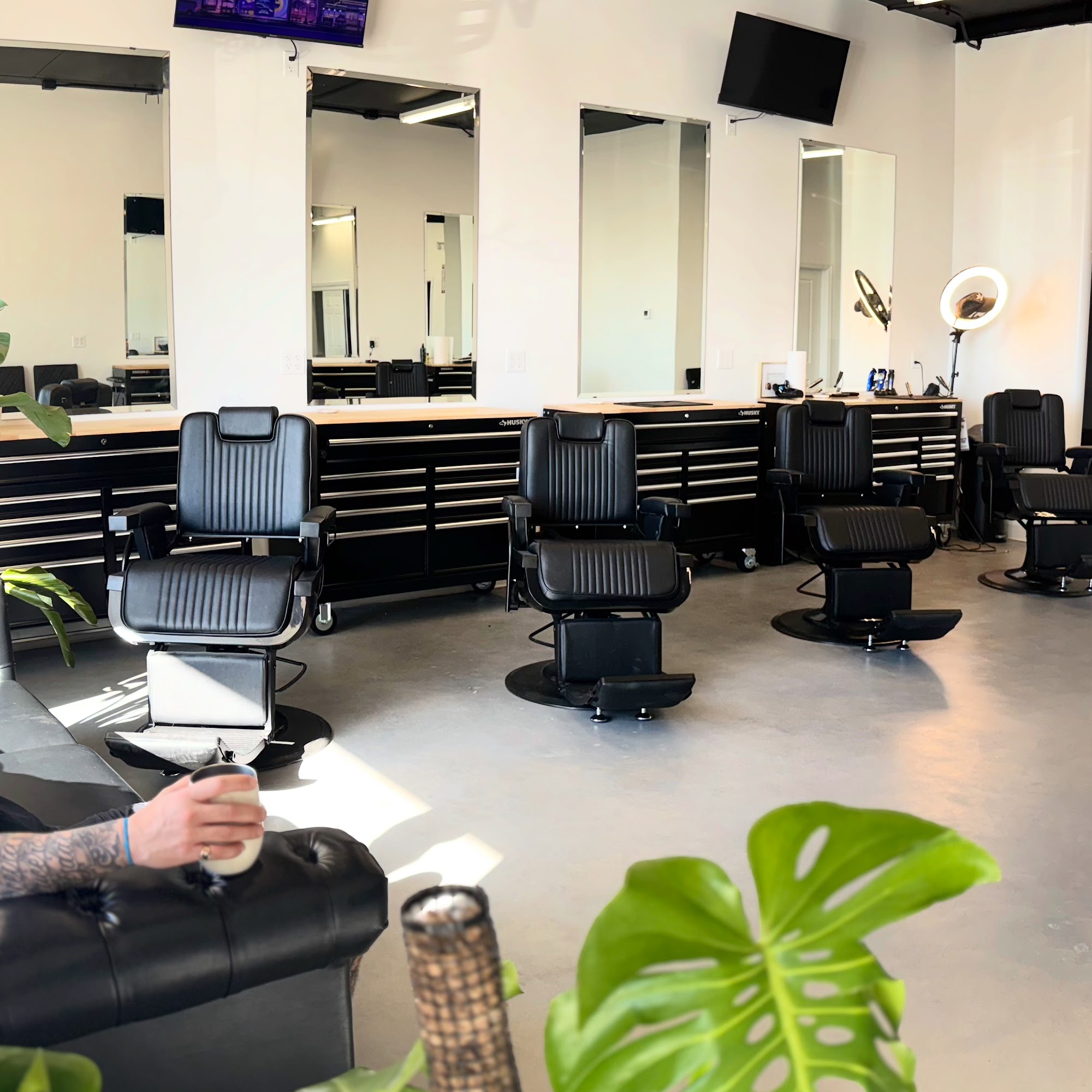 Mercerose Barber & Salon 7919 E 53rd St suite b, Tulsa Oklahoma 74145