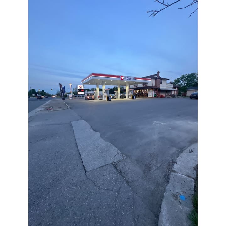 Pioneer - Gas Station Alliston