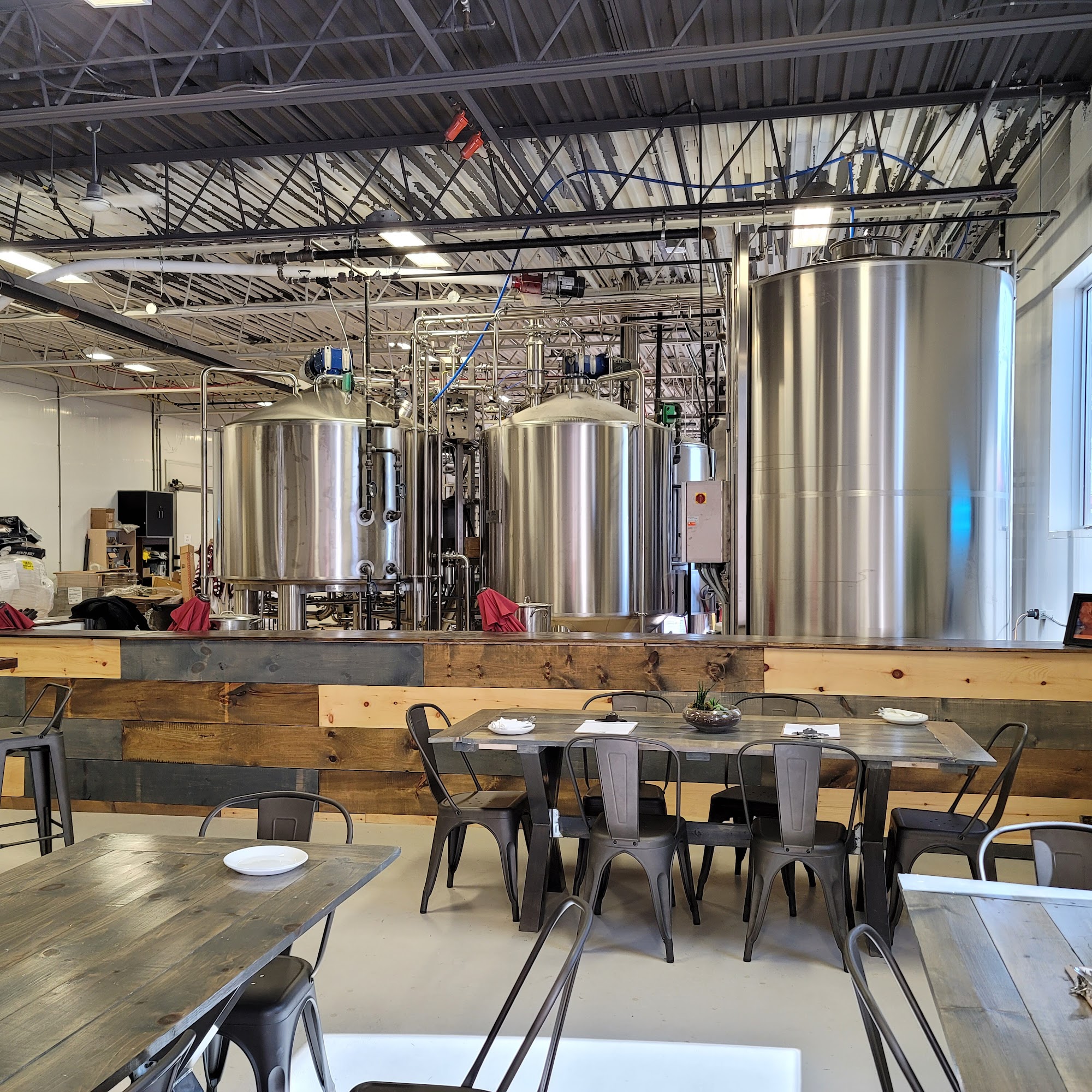 Newark Brewing: Bar & Restaurant 4766 Christie Dr, Beamsville