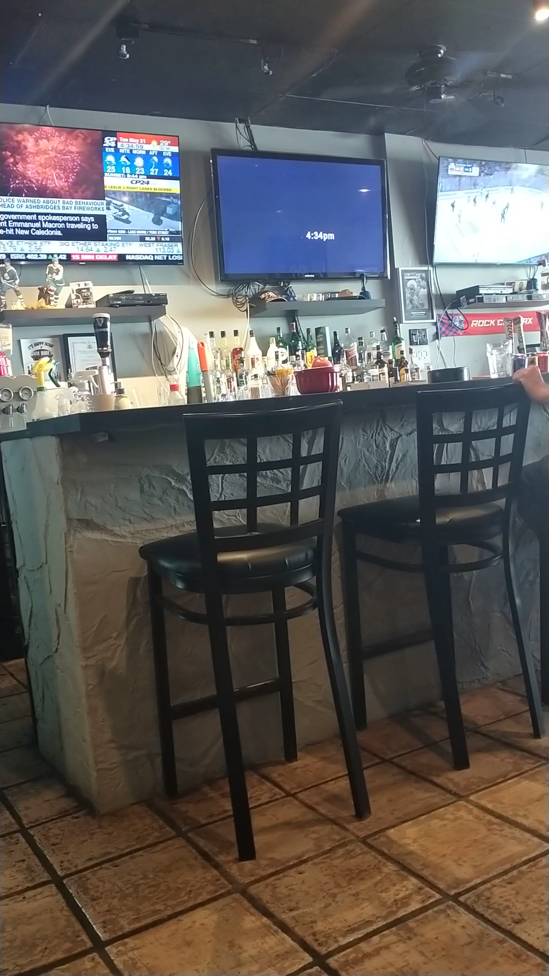 Dum Dums Sports Bar and Grill Menu