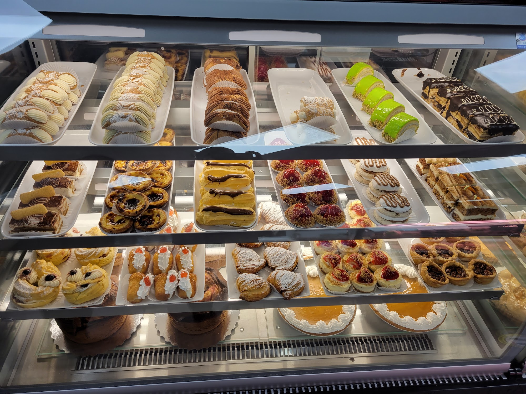 Delizia Bakery Ltd Menu