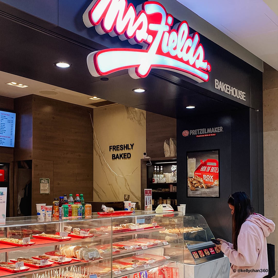 Mrs. Field's 25 The West Mall, Etobicoke, ON 