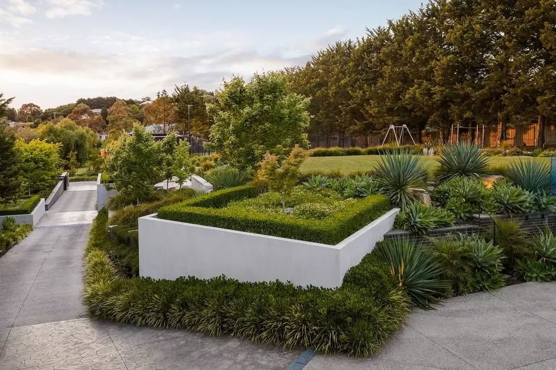Creative Image Landscaping 410 Princes St S, Kincardine Ontario N2Z 2T5