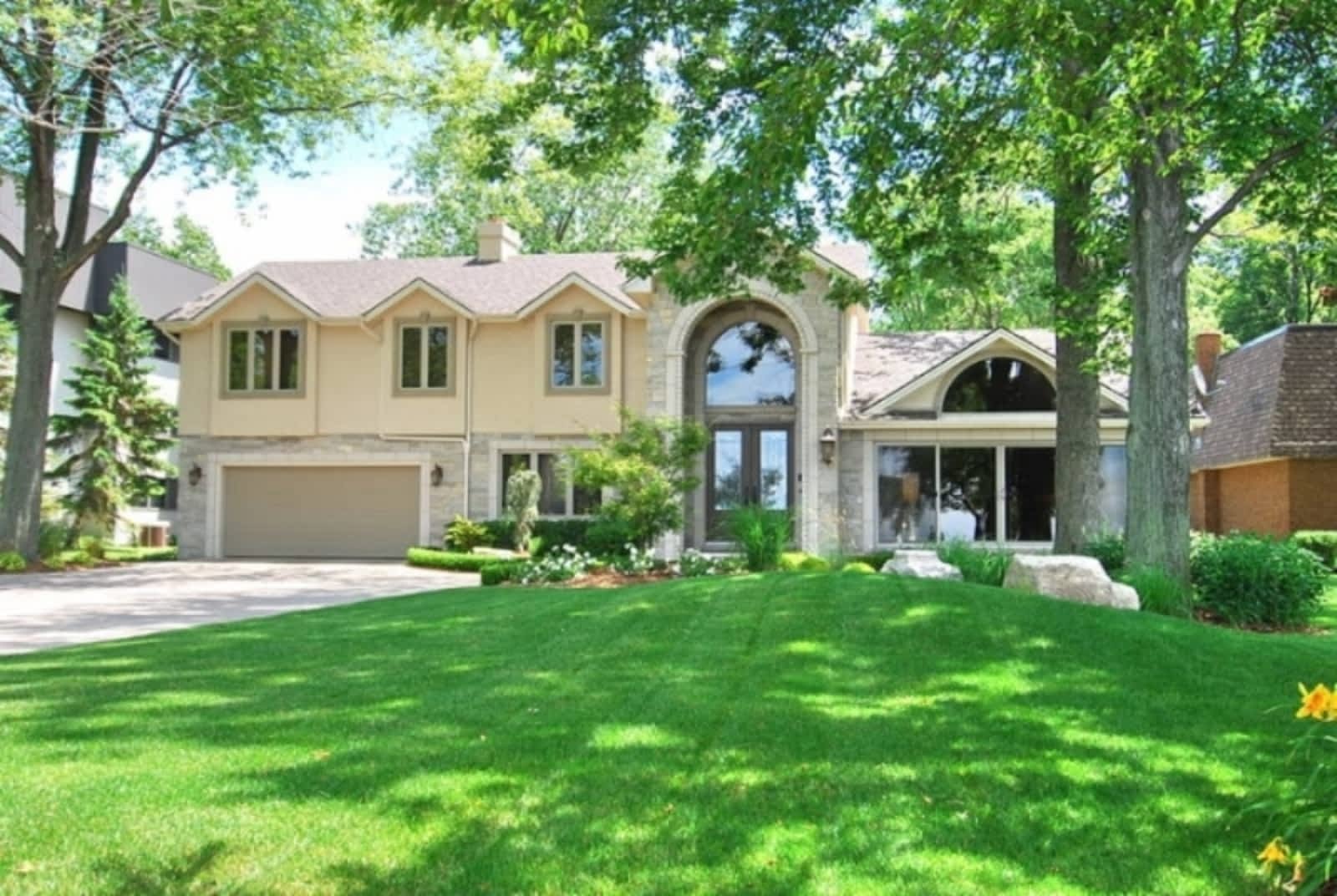 Photo credit: yellowpages.ca