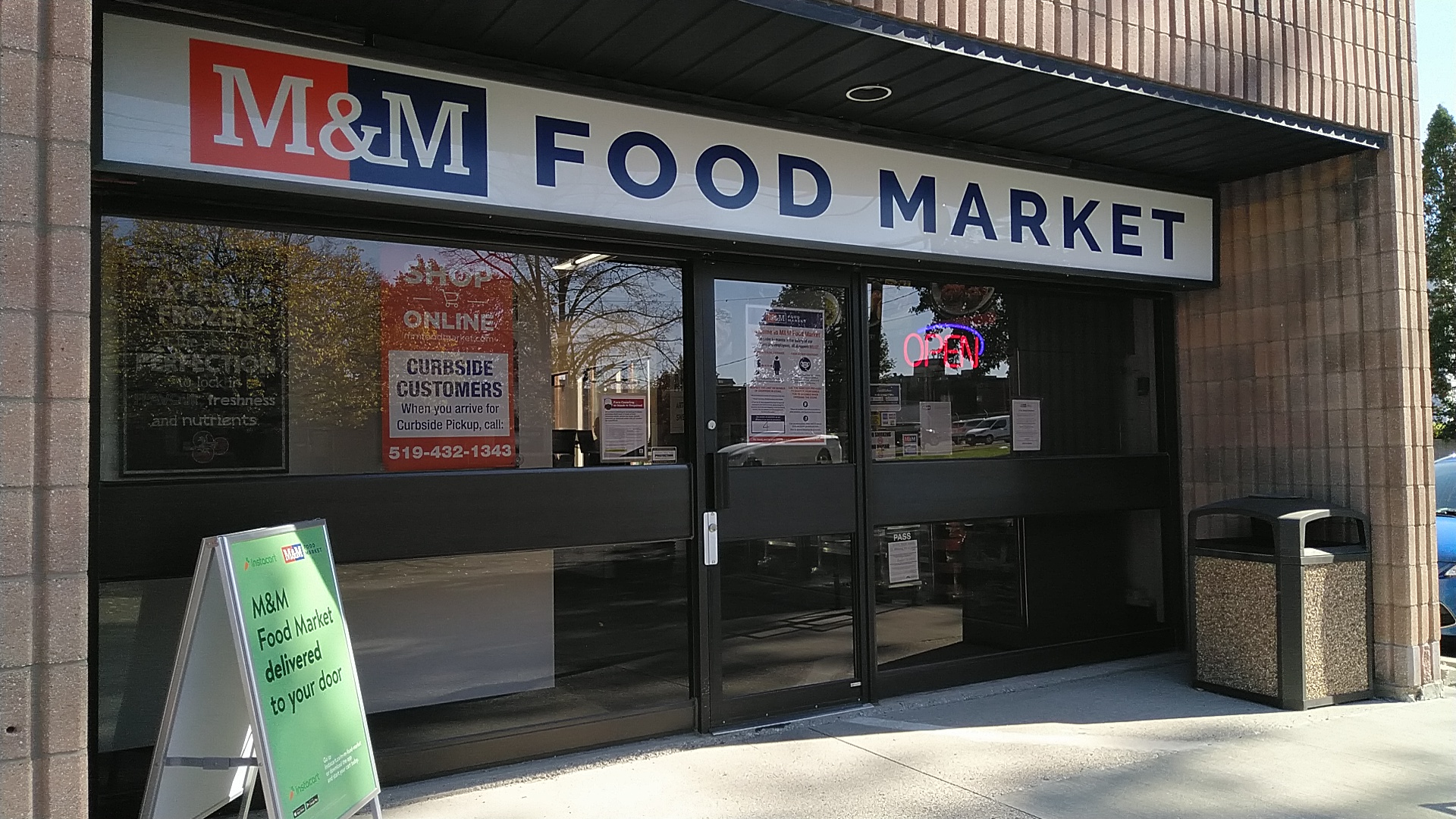 M&M Food Market