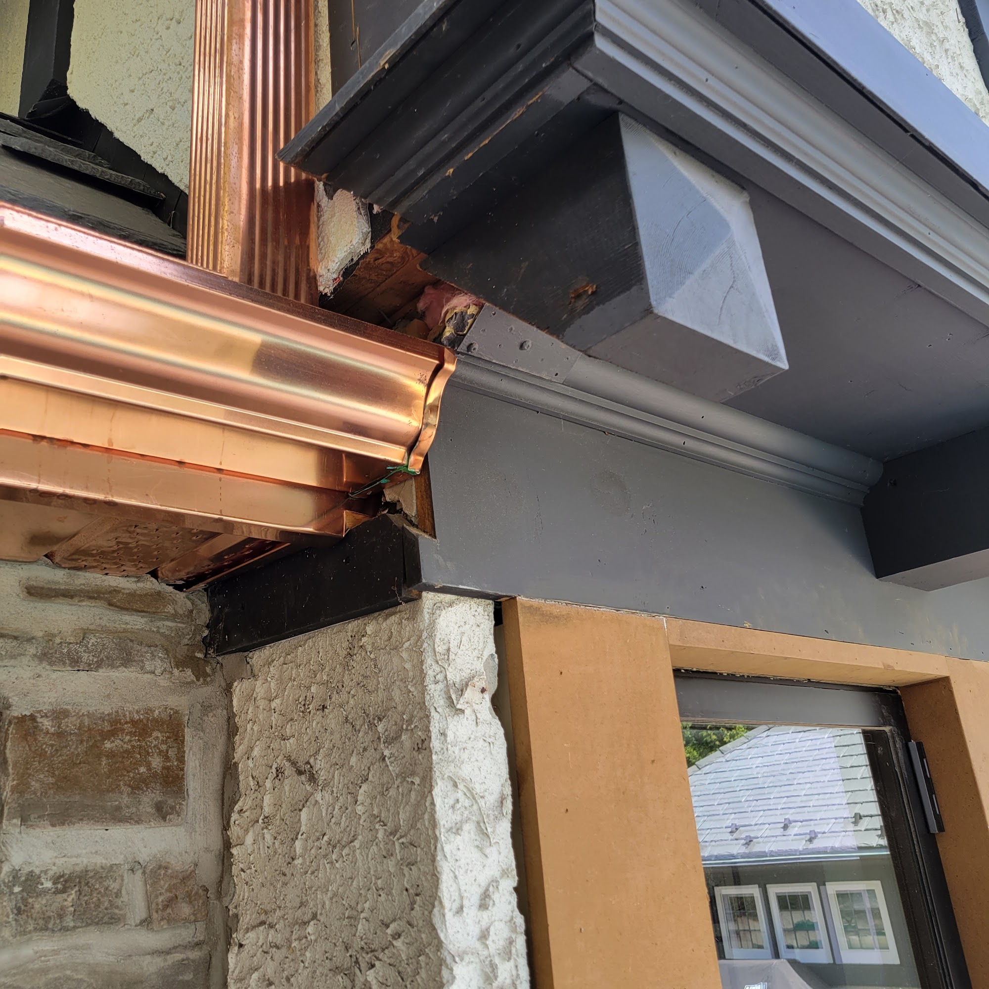 Reign Roofing & Aluminum