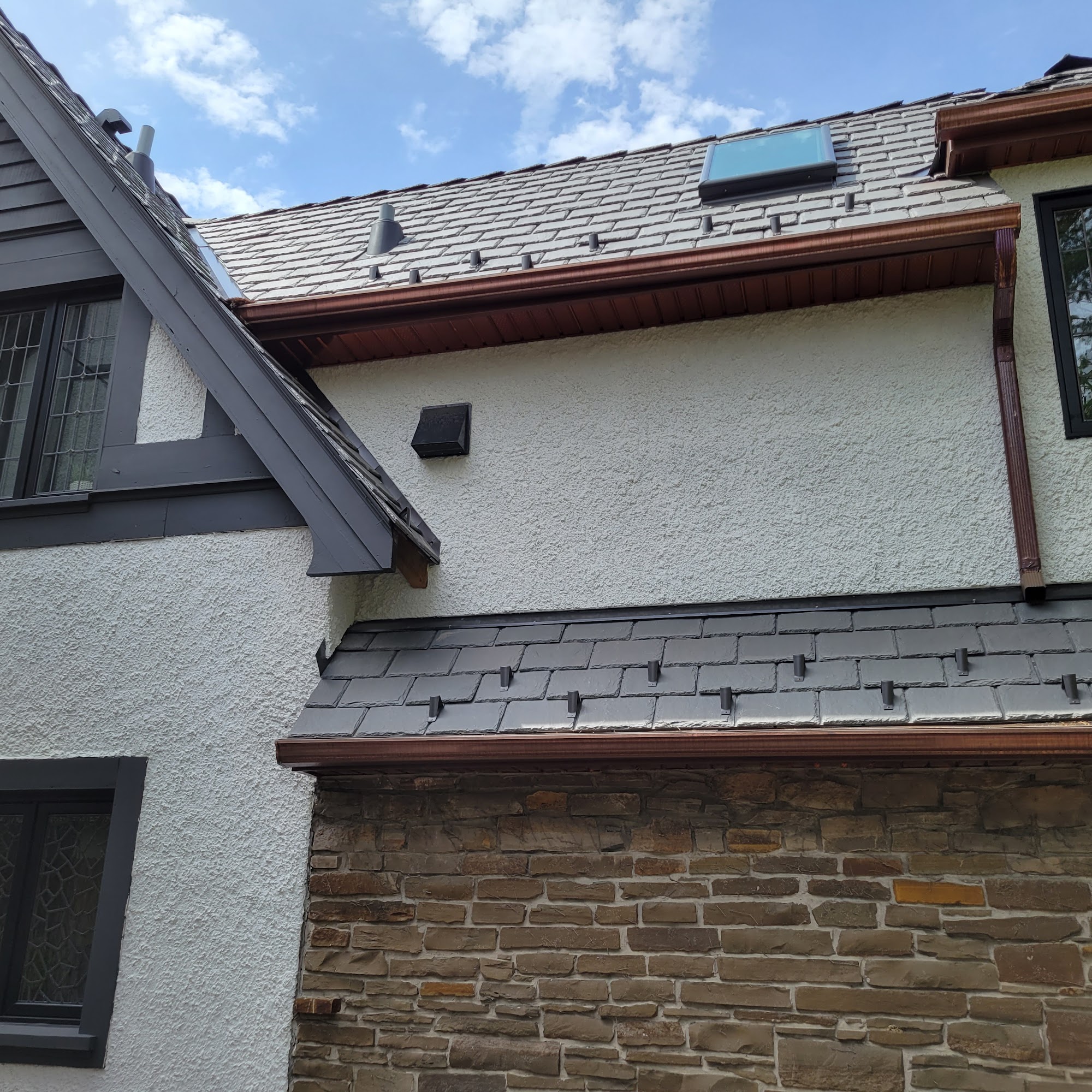 Reign Roofing & Aluminum