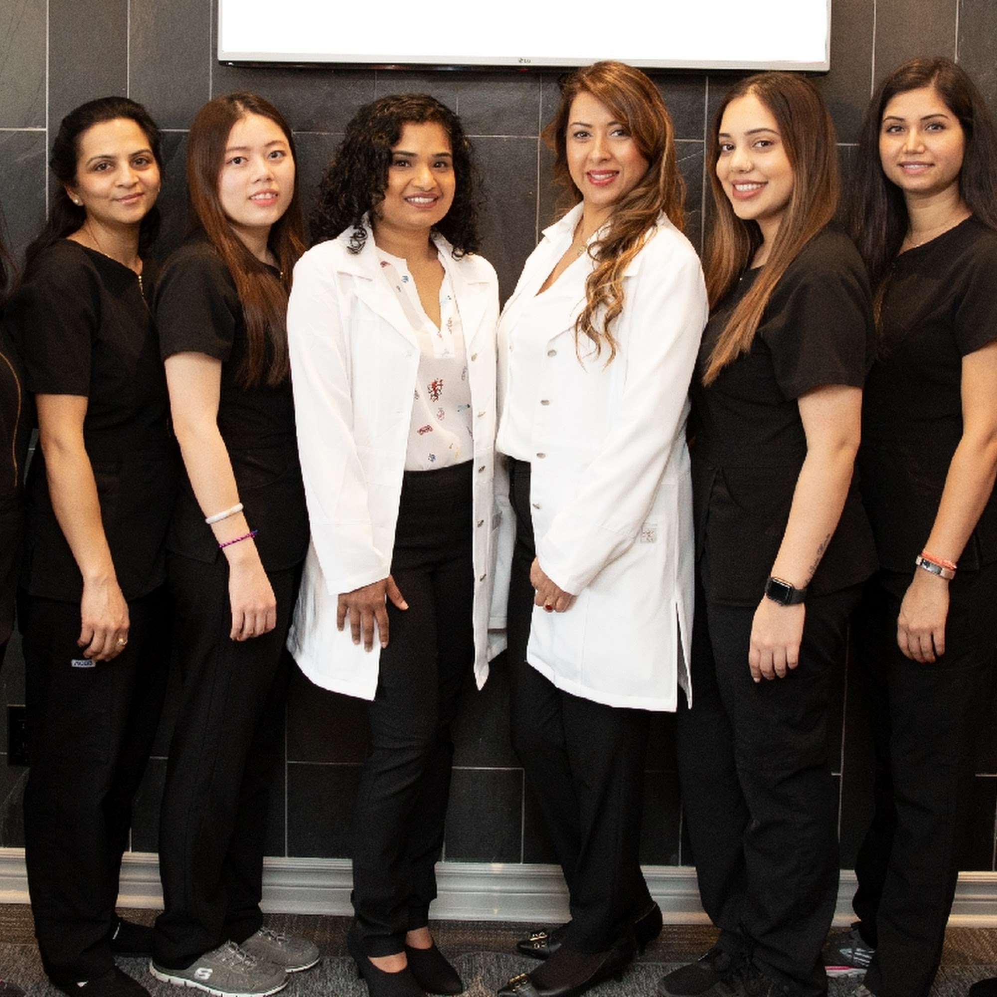 City Heights Dental Centre 600 Burnhamthorpe Rd W #1a, Mississauga Ontario 