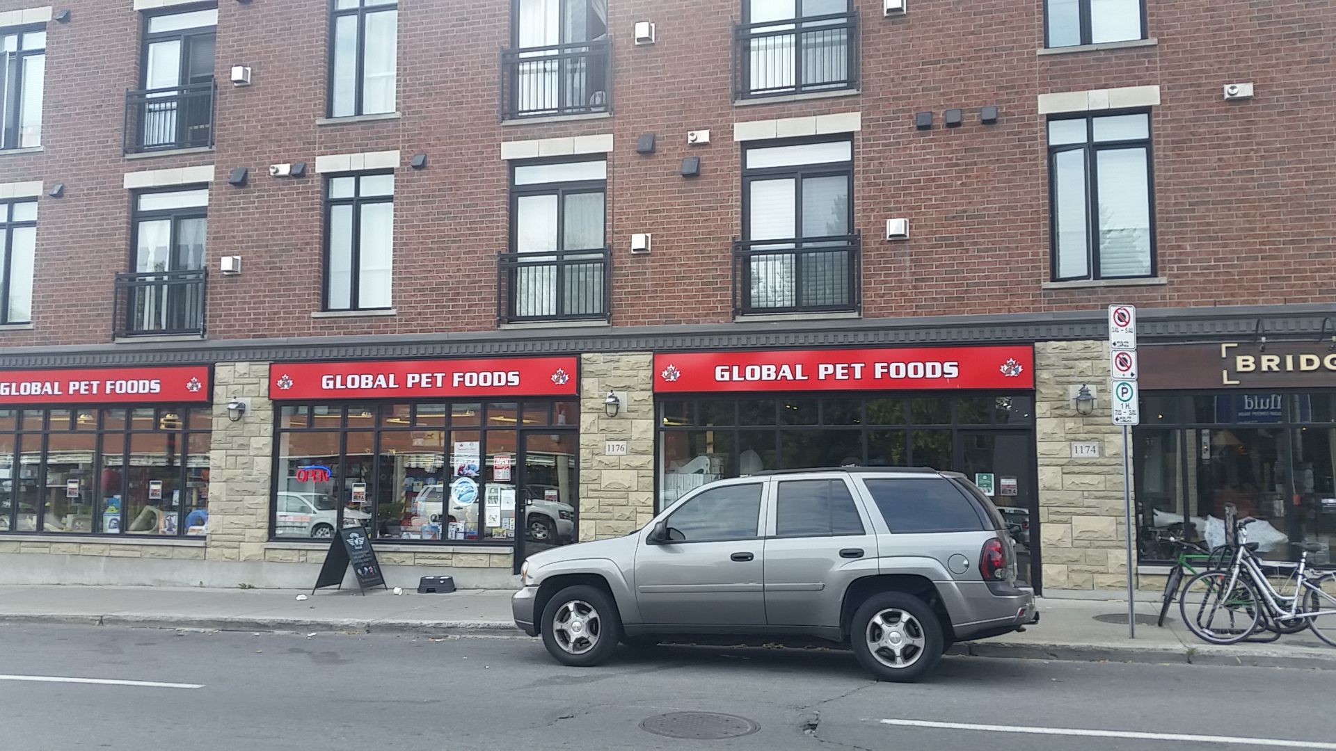 Global Pet Foods Bank St Ottawa