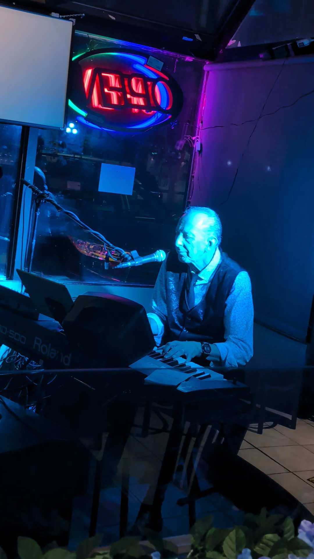 Lorenzo Bar & Grill Menu