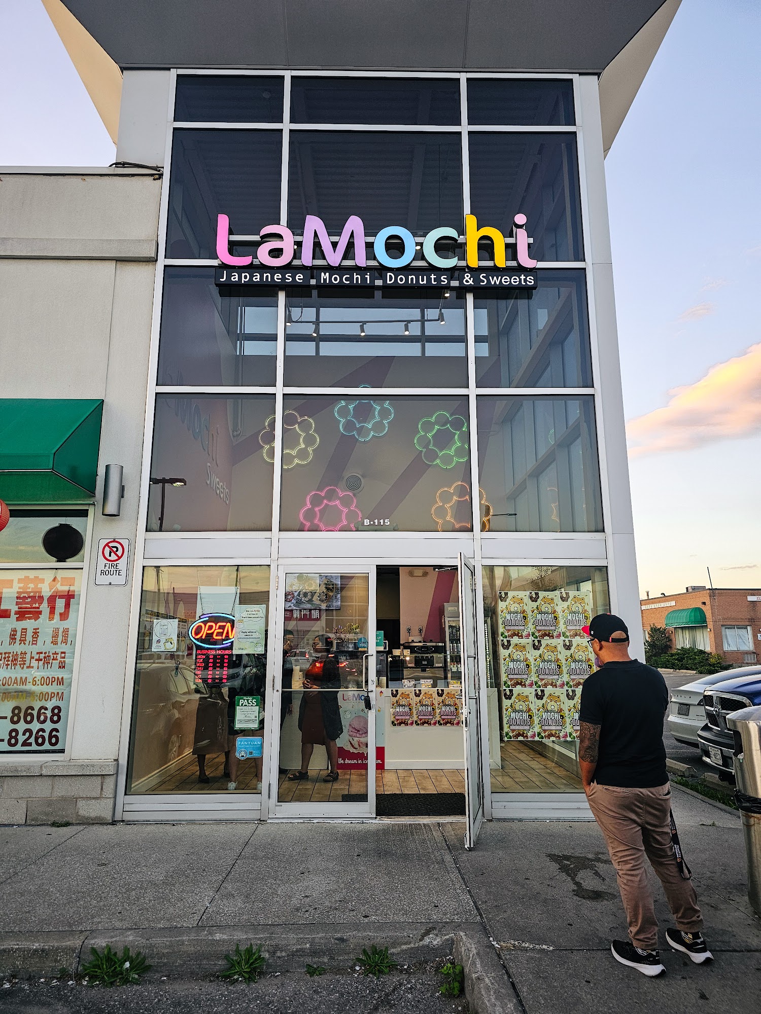 LaMochi Donuts & Sweets Scarborough