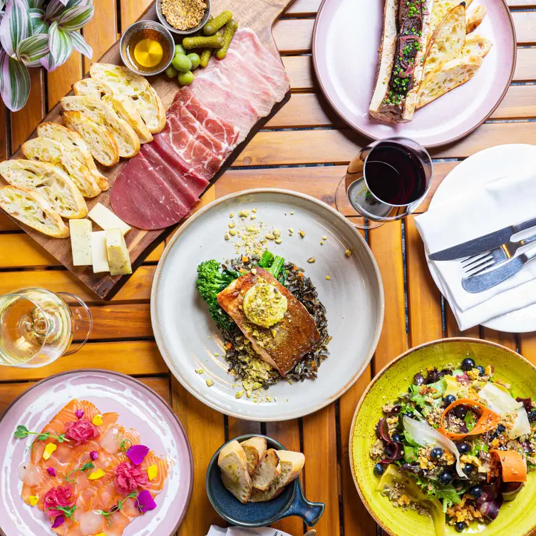 Photo credit: opentable