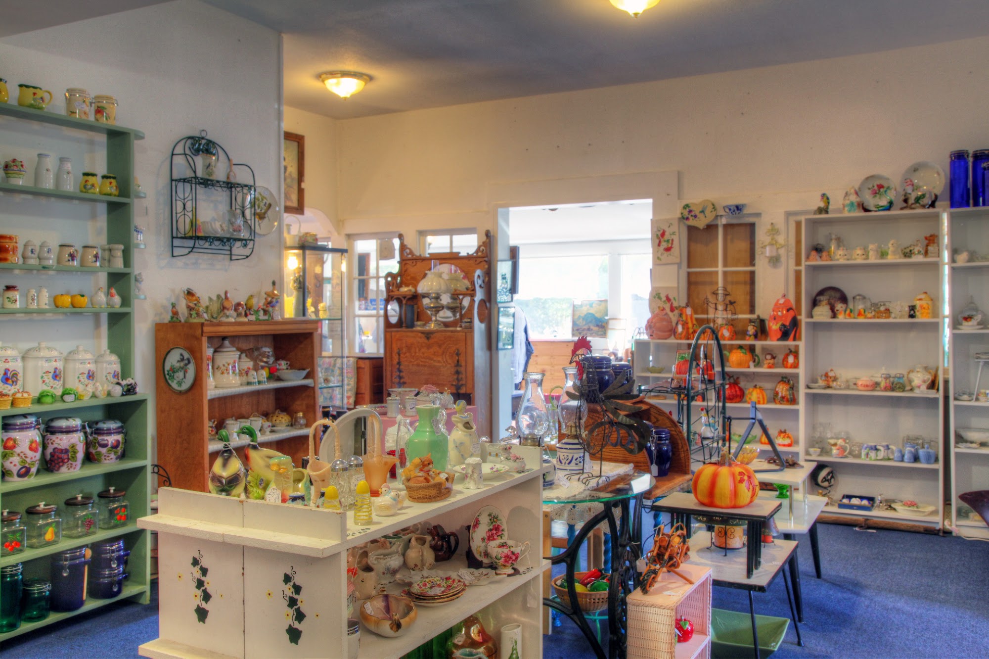 Hwy. 99e Antique Mall