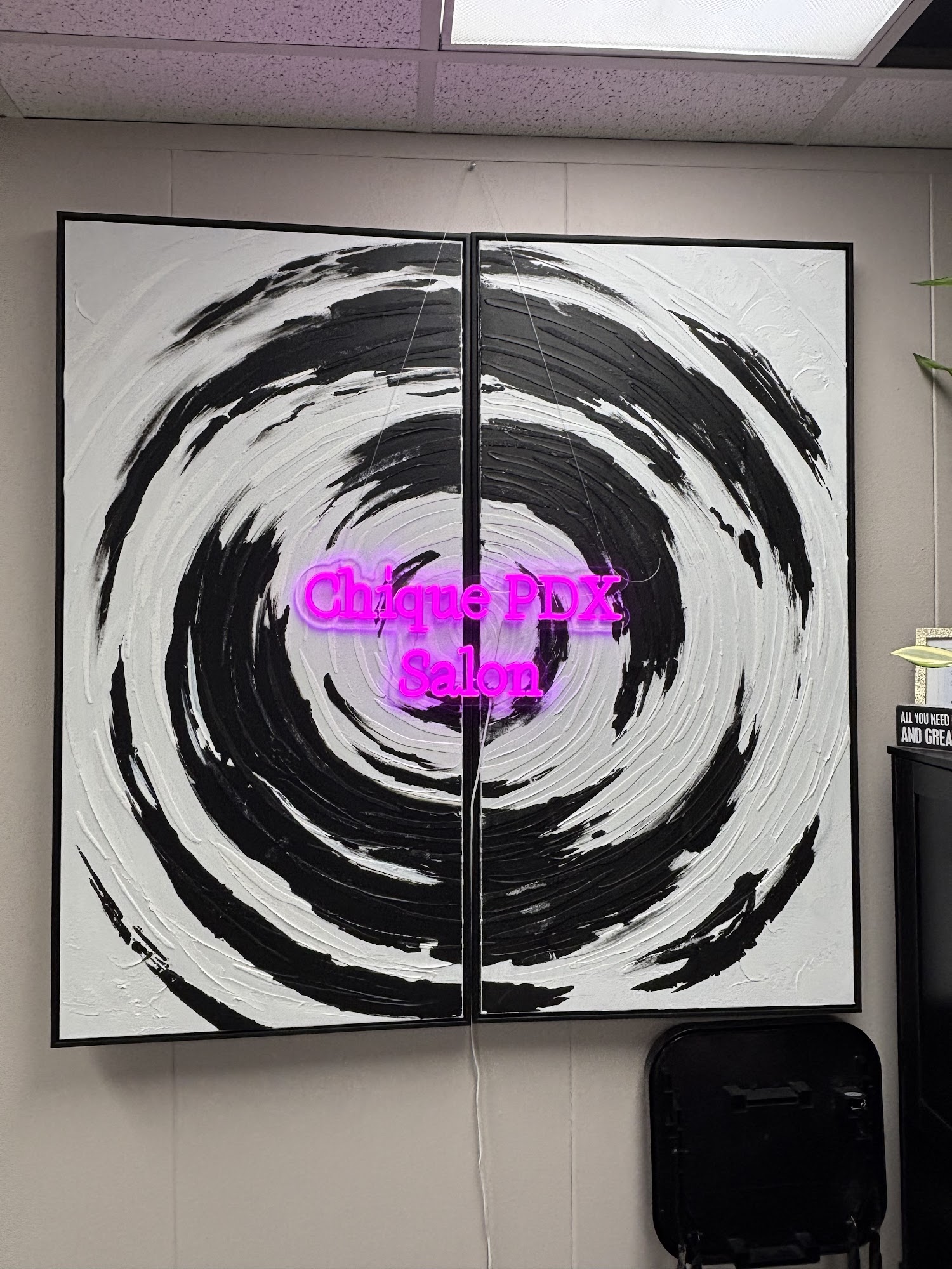 Chique PDX 8196 SW Hall Blvd, Beaverton Oregon 97008