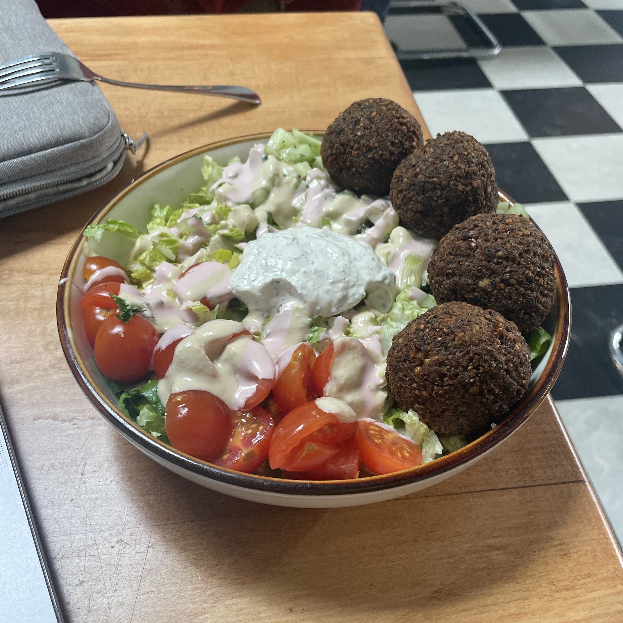 Bo’s Falafel Bar Bend