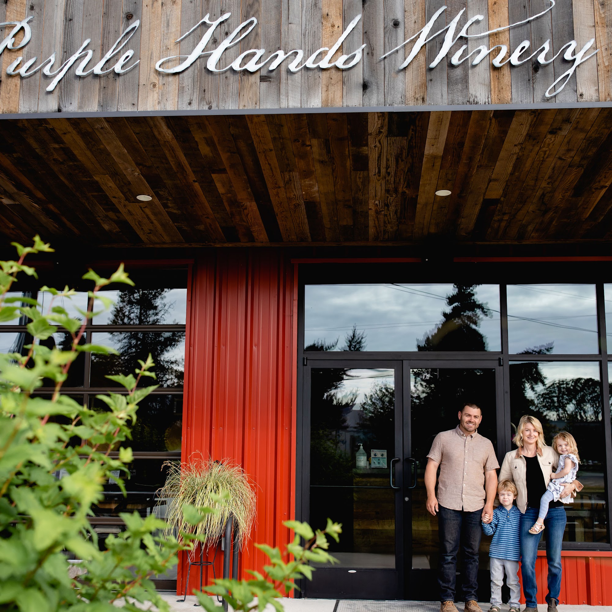 Purple Hands Winery and Urban Tasting Room Dundee