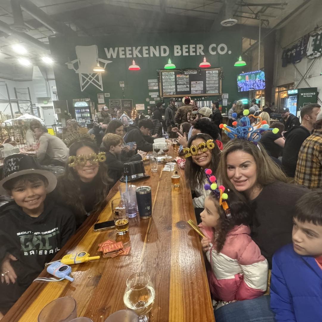 WEEKEND BEER COMPANY Grants Pass