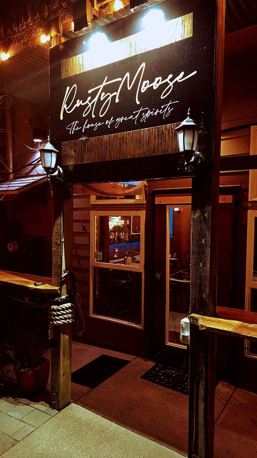 RustyMoose Manzanita