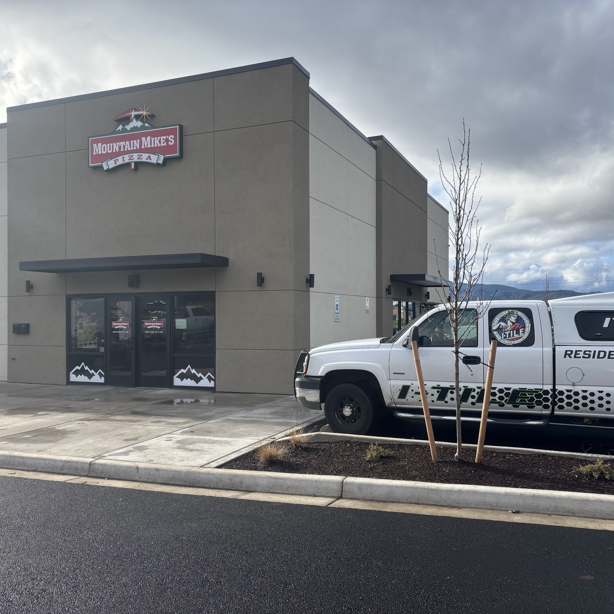 Mountain Mike's Pizza 2201 Owen Dr, Medford, OR 97504